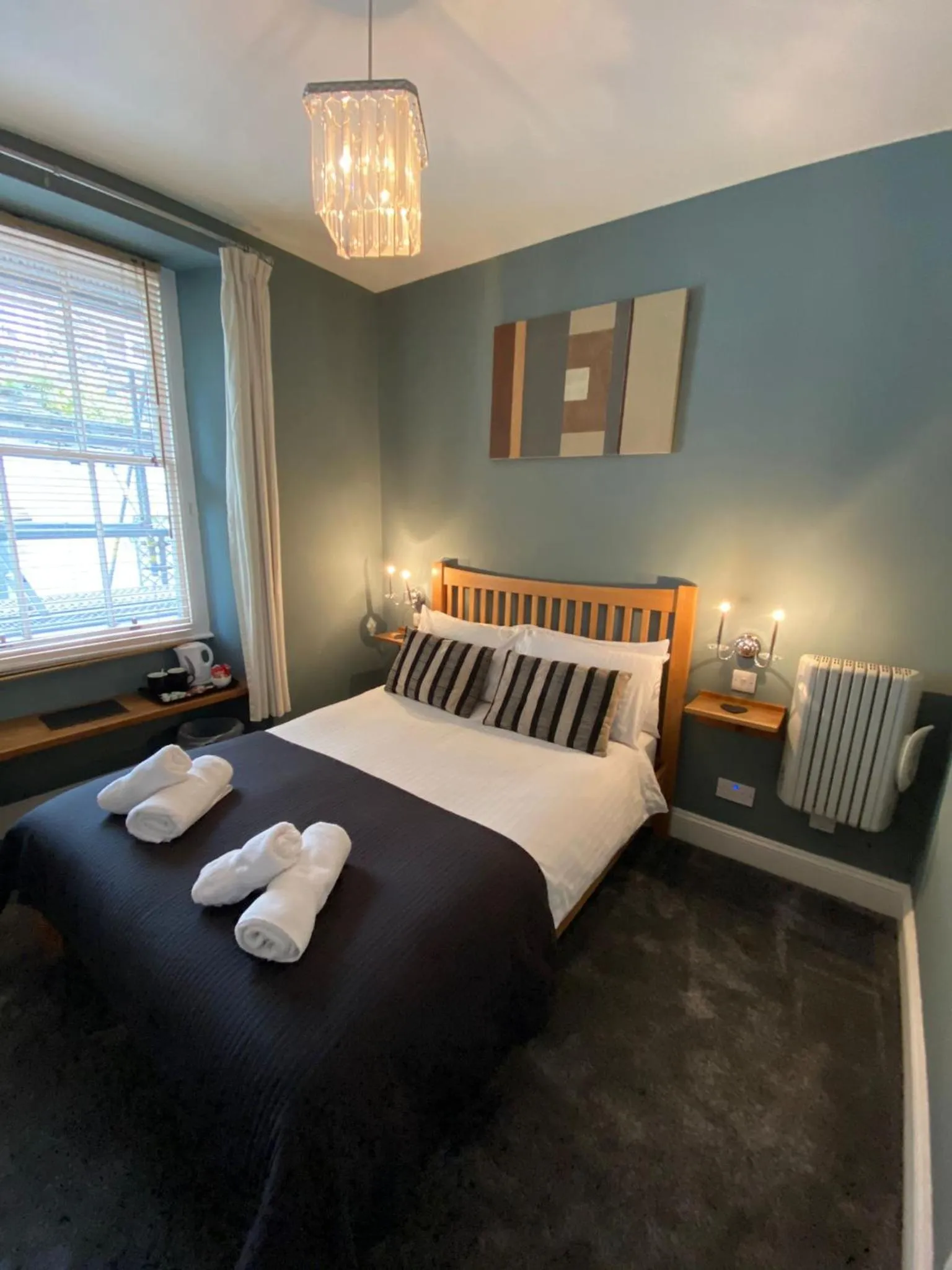 Bedroom, Bed in Ambleside Central