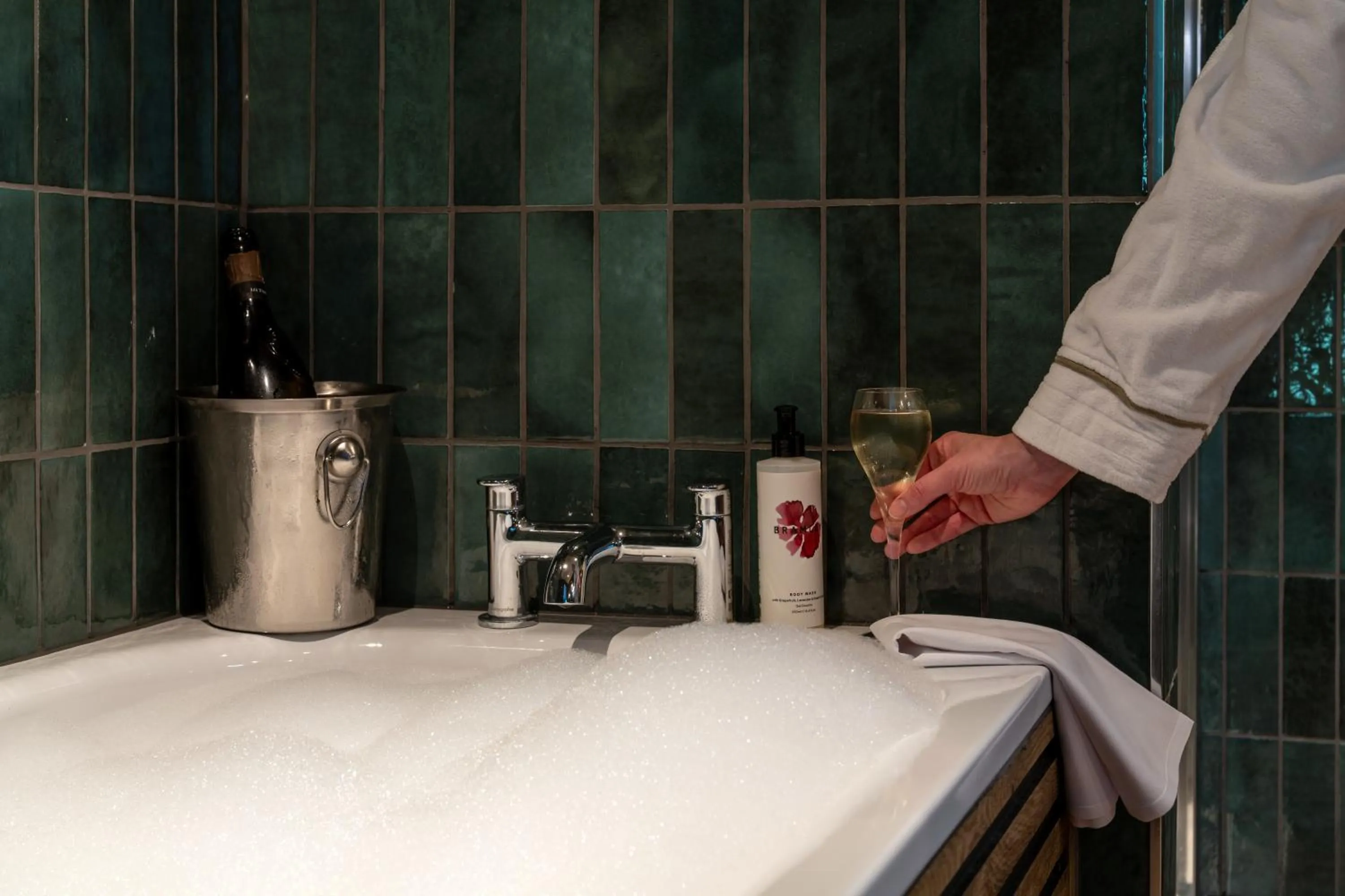 Bath in The Hampshire Hog