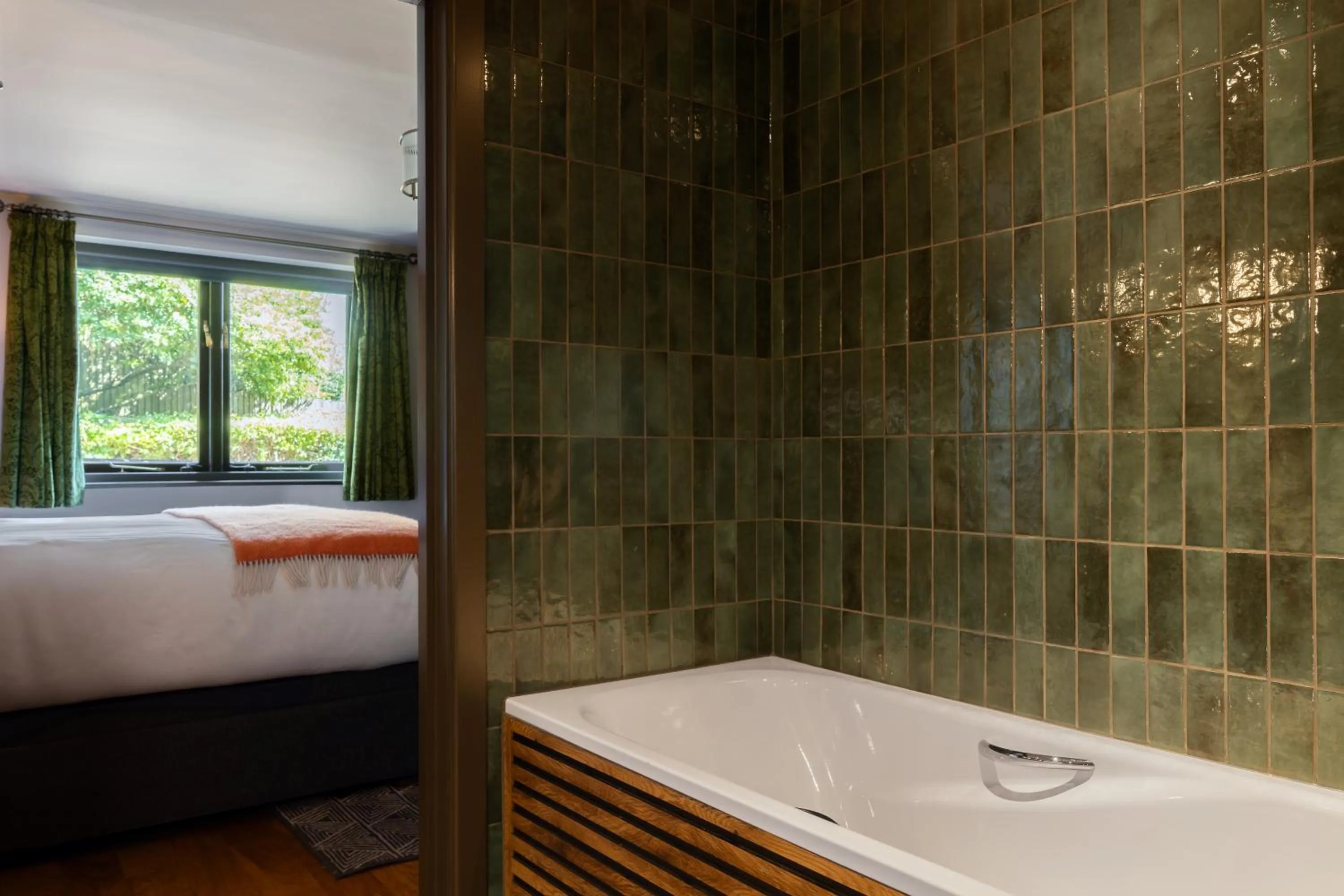 Bathroom, Bed in The Hampshire Hog