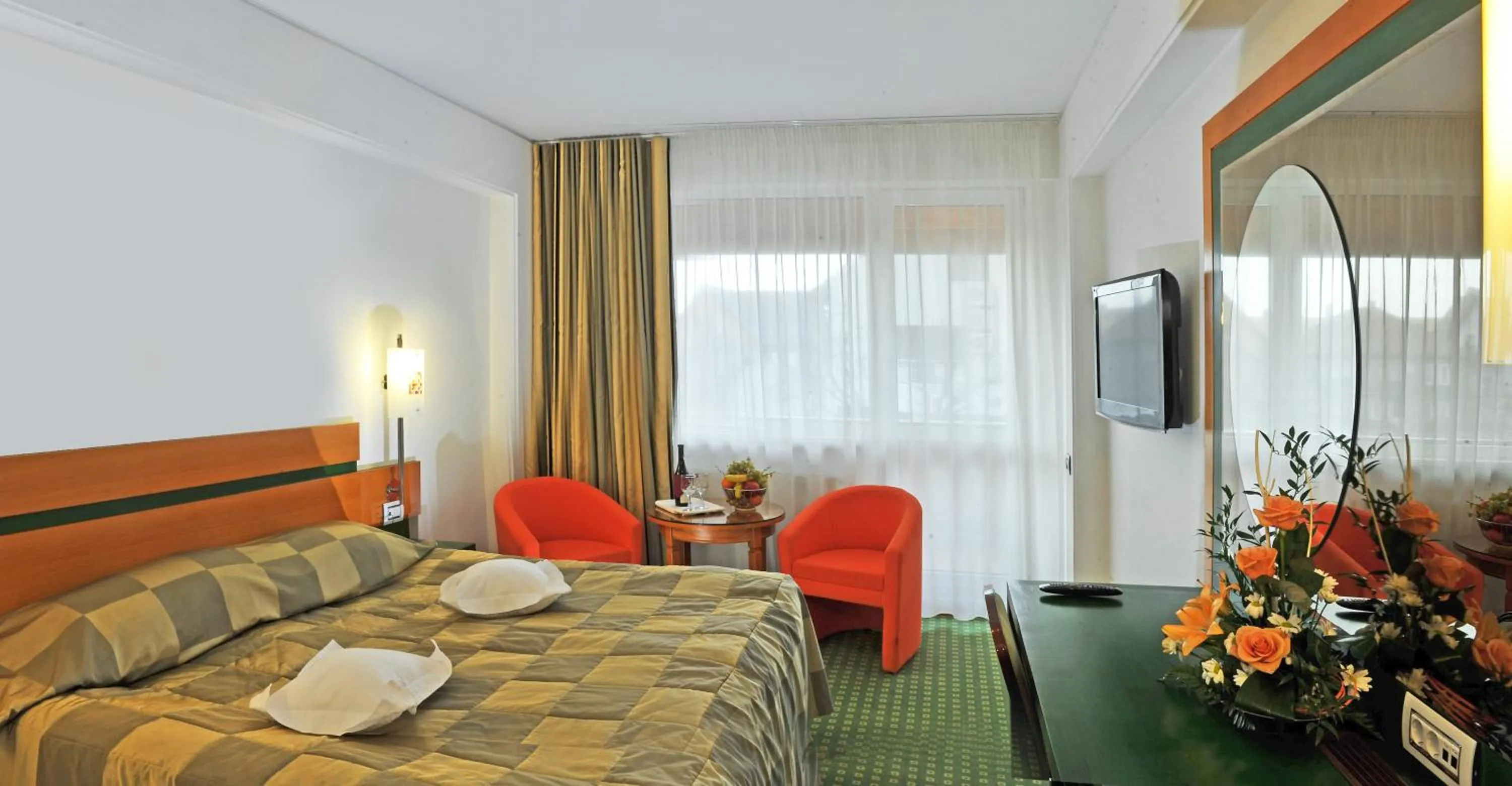 Photo of the whole room, Bed in Hotel Jasmine