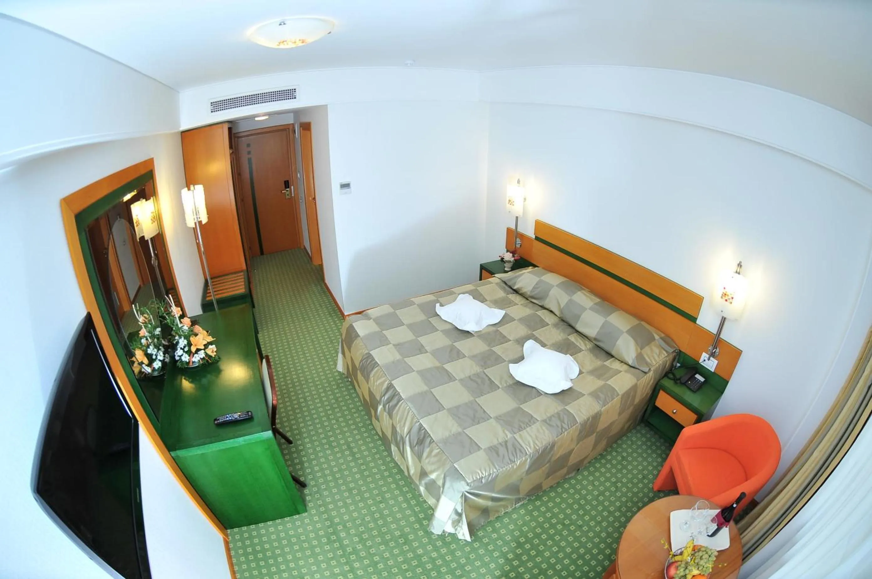 Photo of the whole room, Bed in Hotel Jasmine