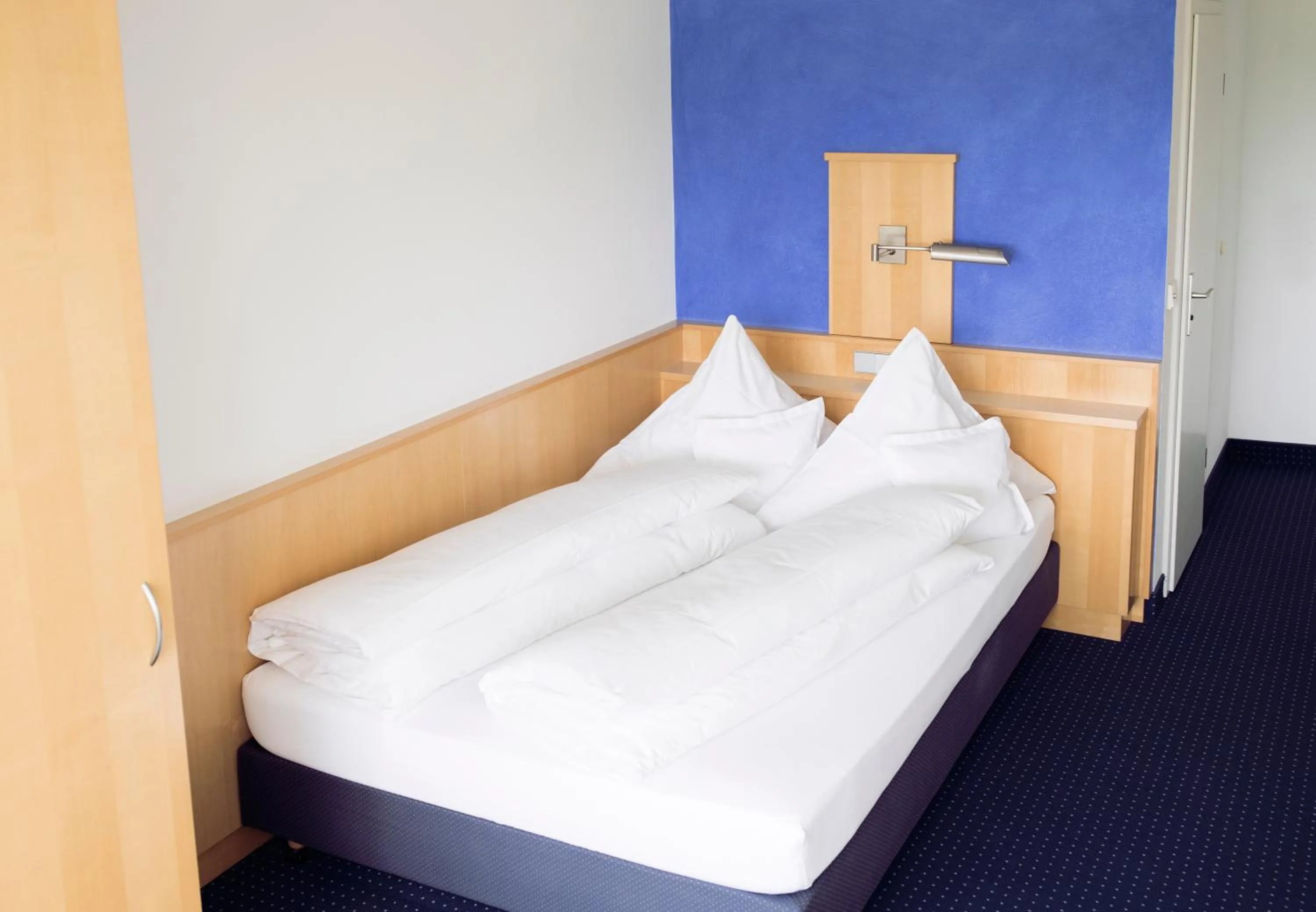 Bed in Stausee-Hotel