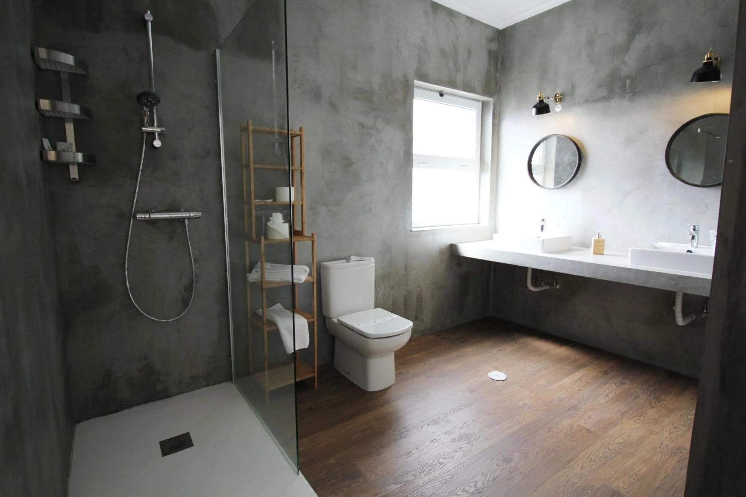 Shower in Vinha da Areia Beach Hotel