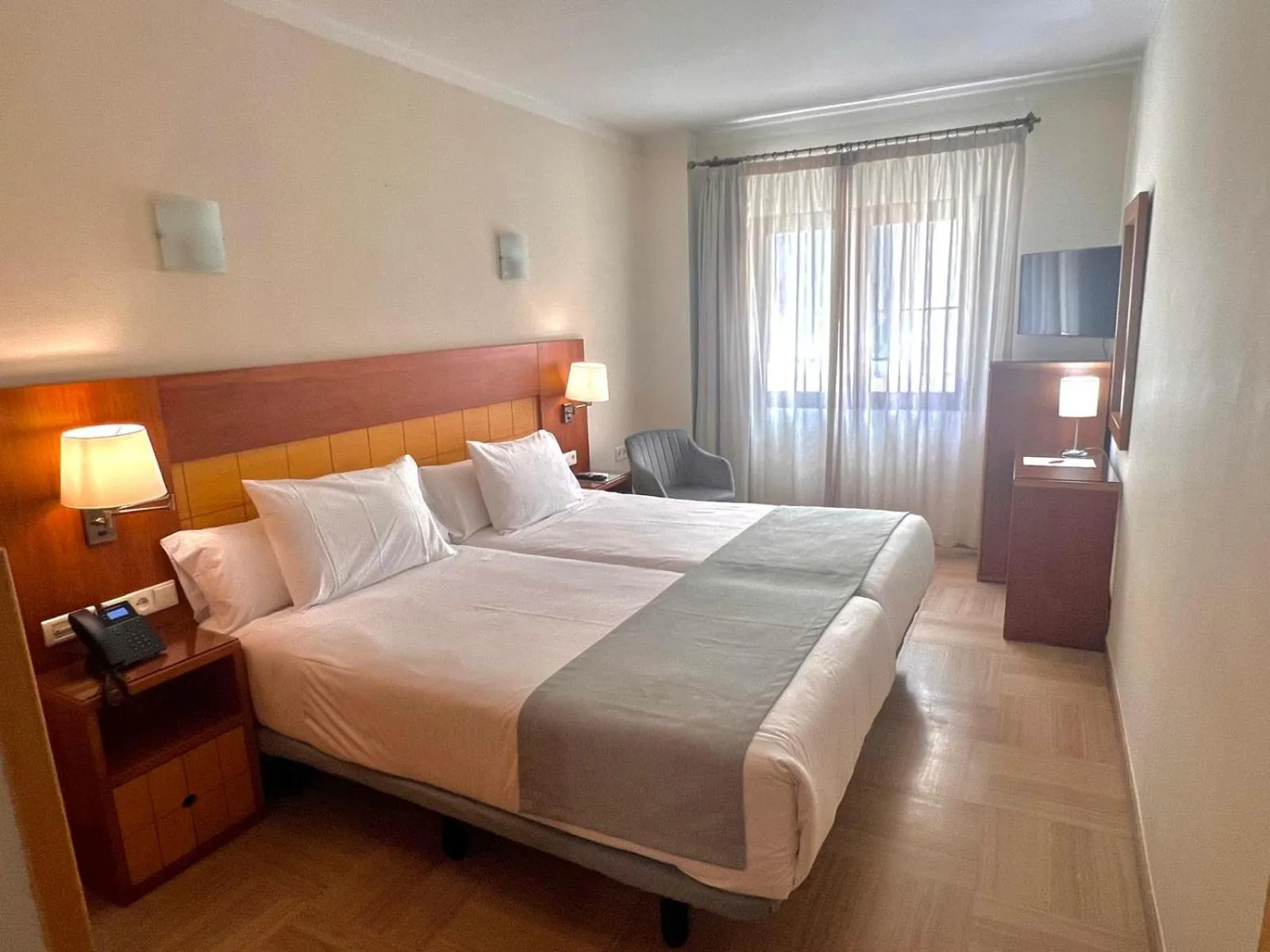 Bedroom, Bed in Hotel Córdoba Centro