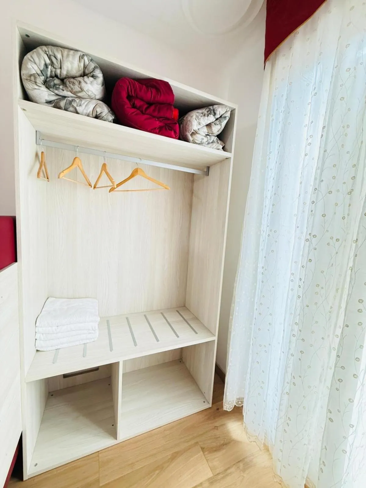 flat iron in Vacation Venice Rooms