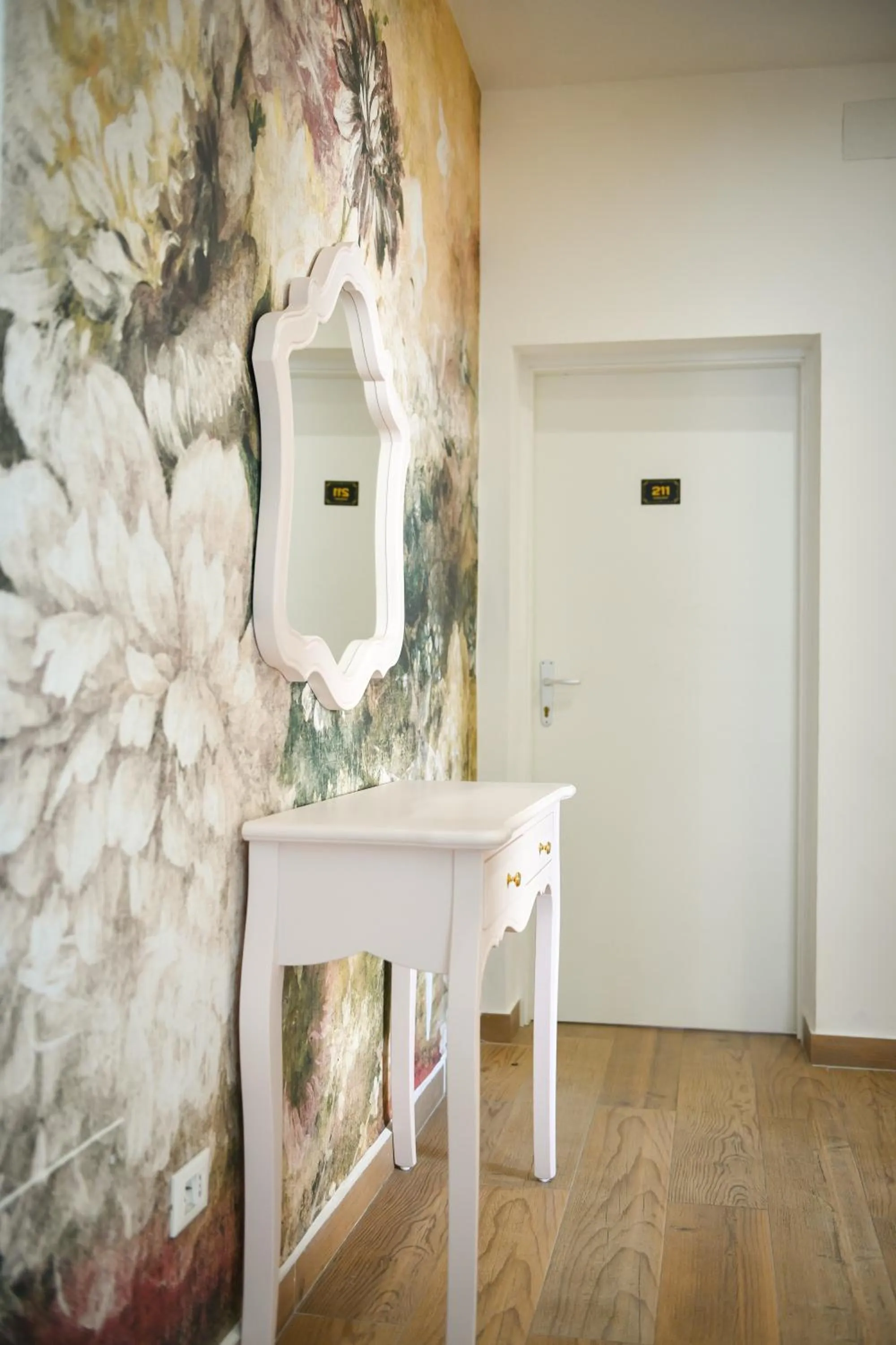 Property building in Vacation Venice Rooms