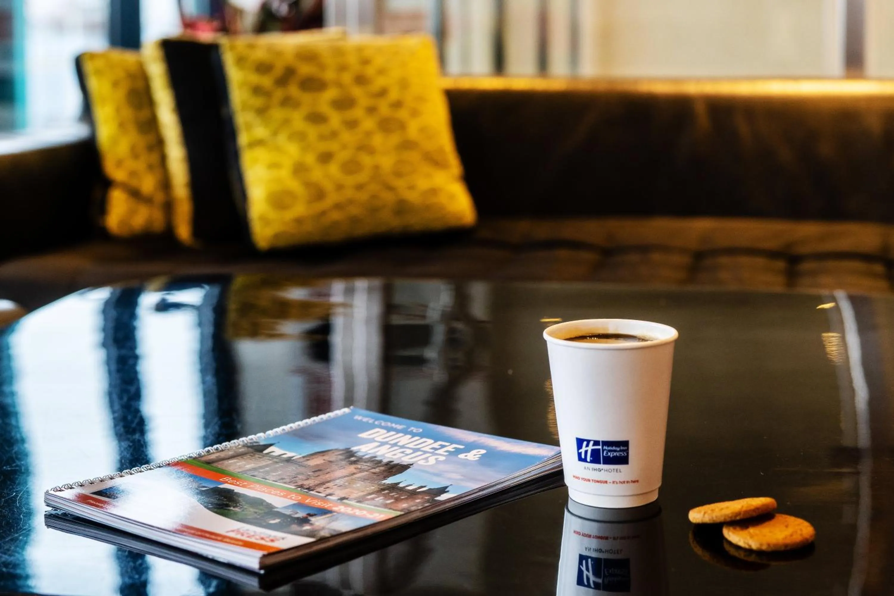 Lobby or reception in Holiday Inn Express Dundee by IHG