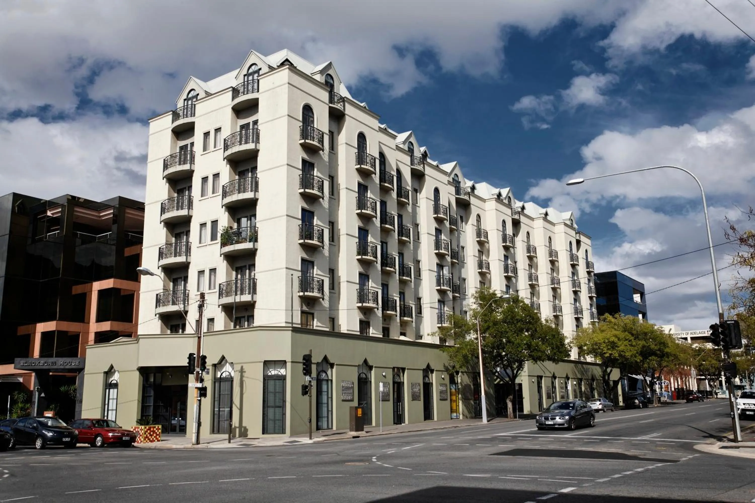 Facade/entrance in Frome Apartments