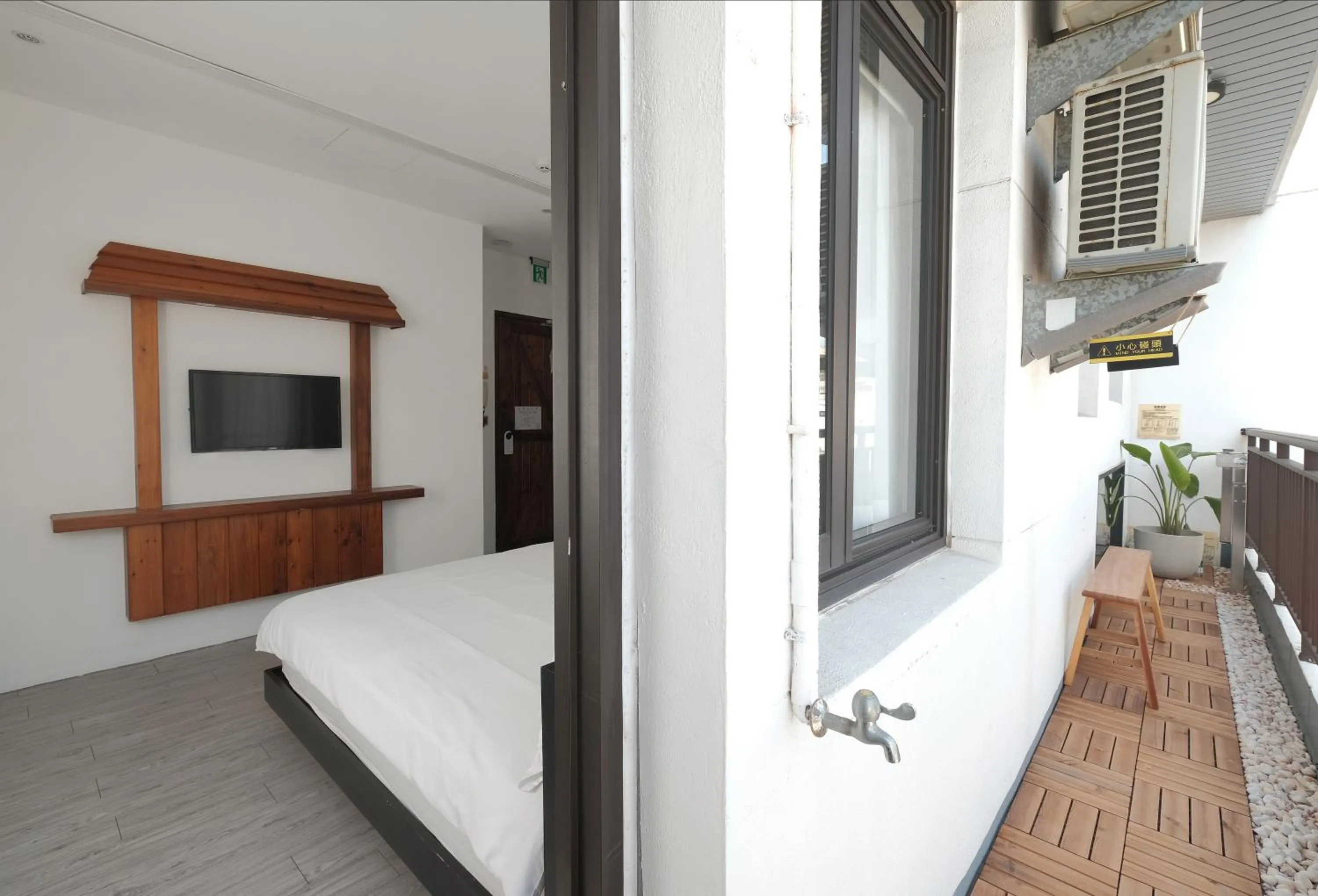 Balcony/Terrace, Bed in Journey Hostel