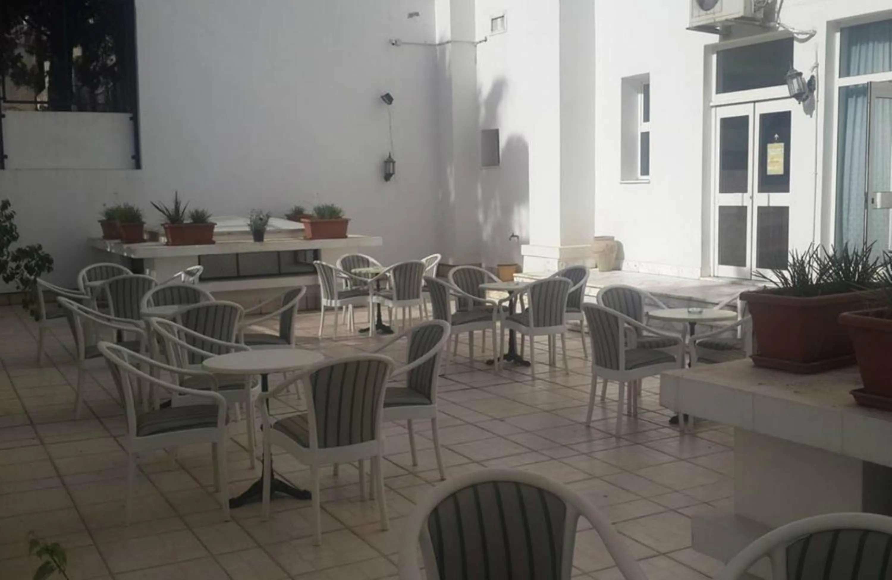 Patio in Ariha Hotel