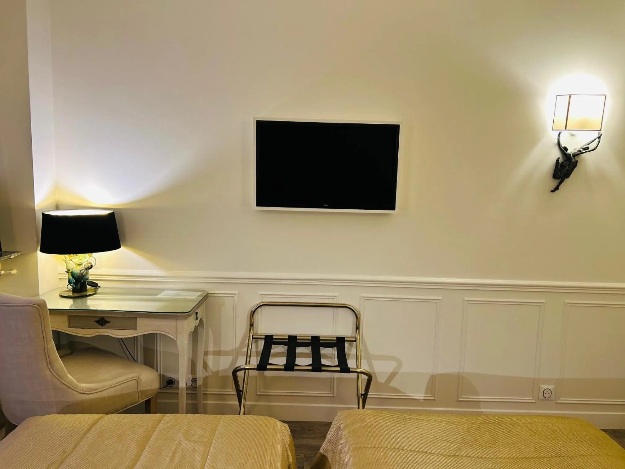 Bedroom, Bed in Hotel des Bains