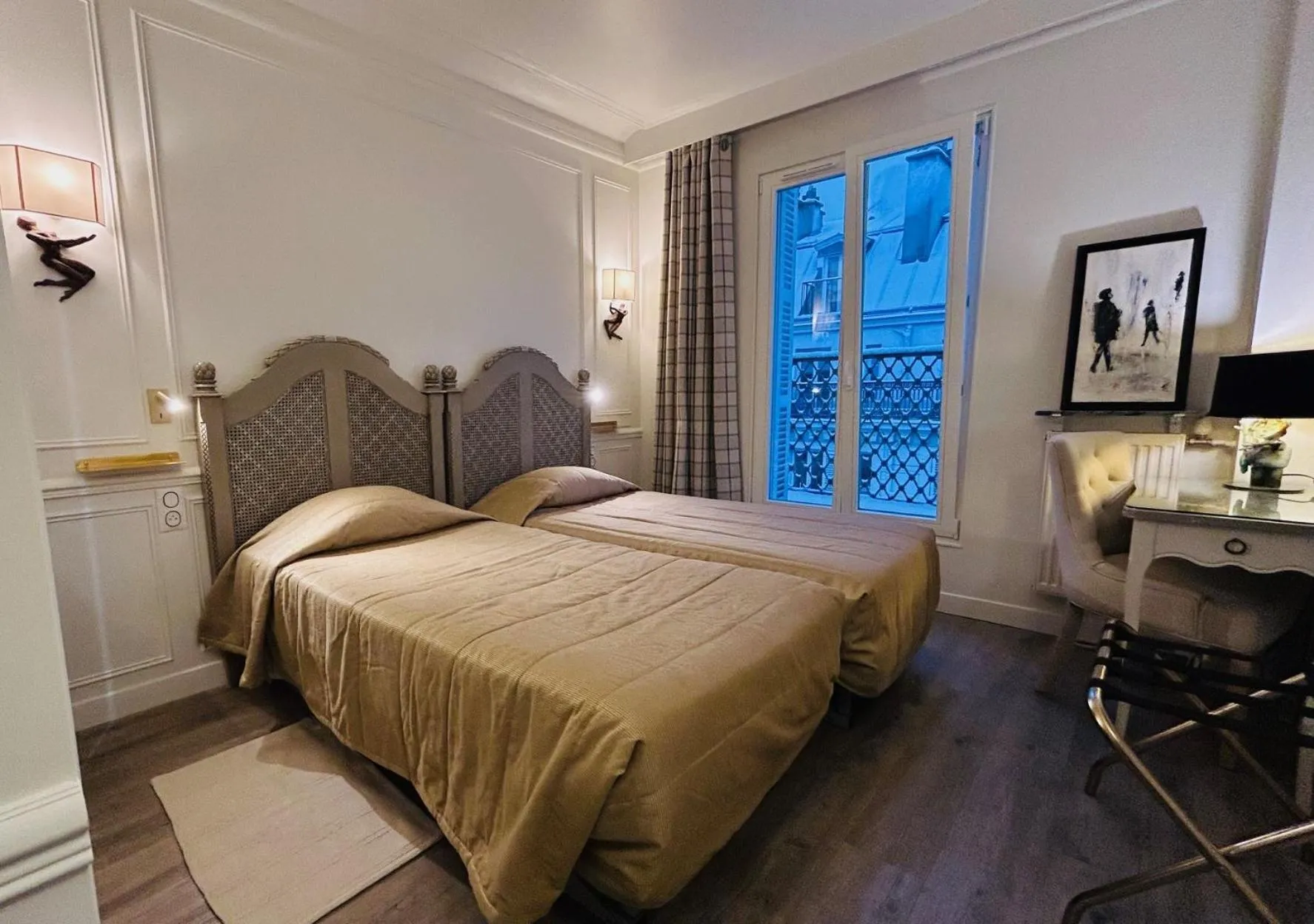 Photo of the whole room, Bed in Hotel des Bains