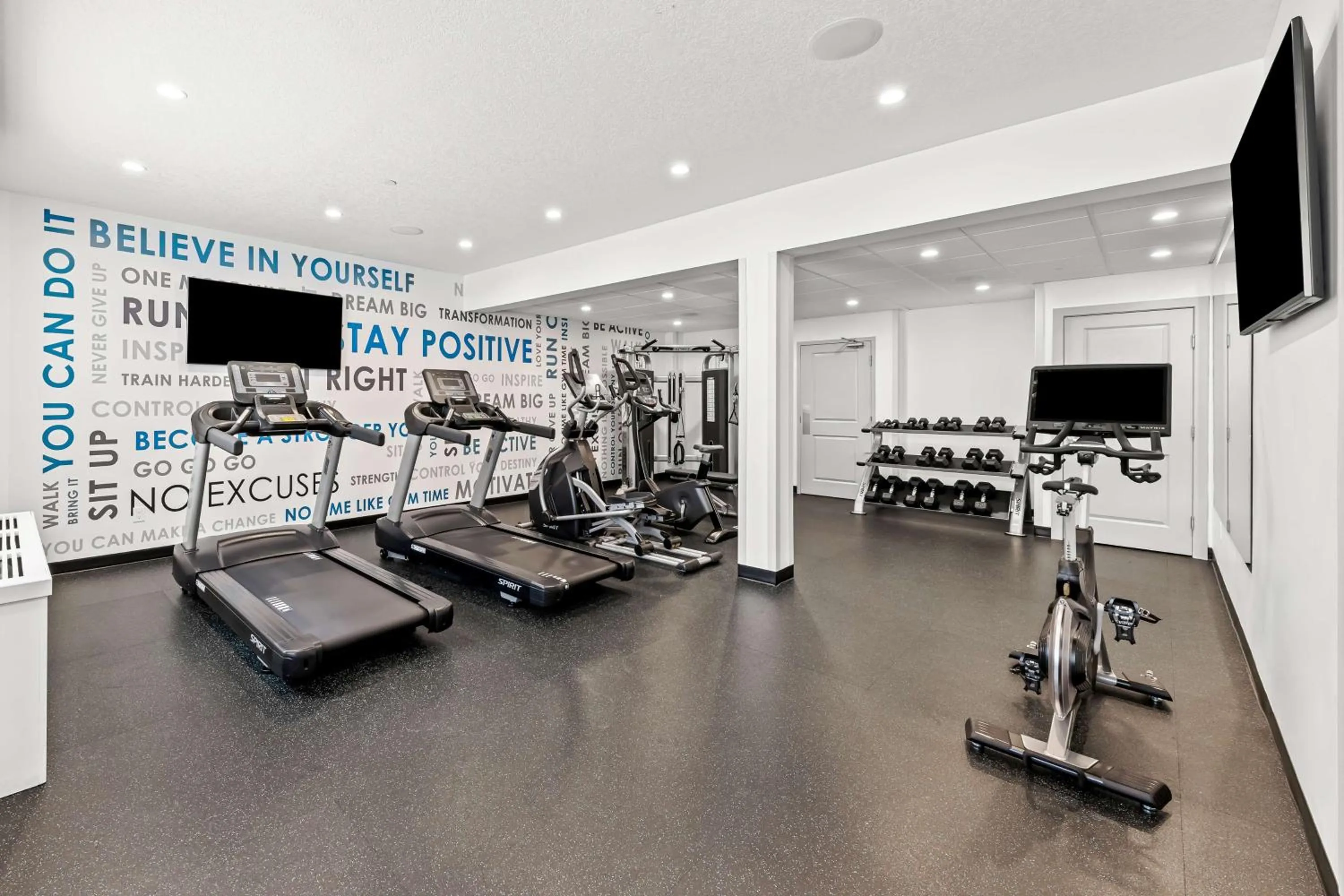 Fitness centre/facilities in Best Western Plus Airdrie Gateway