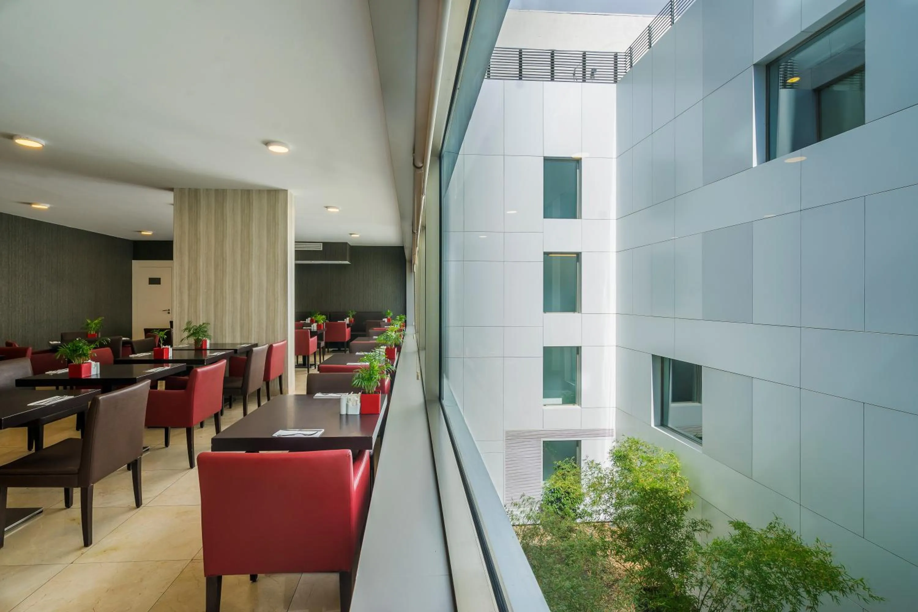 Restaurant/places to eat in HF Fénix Urban