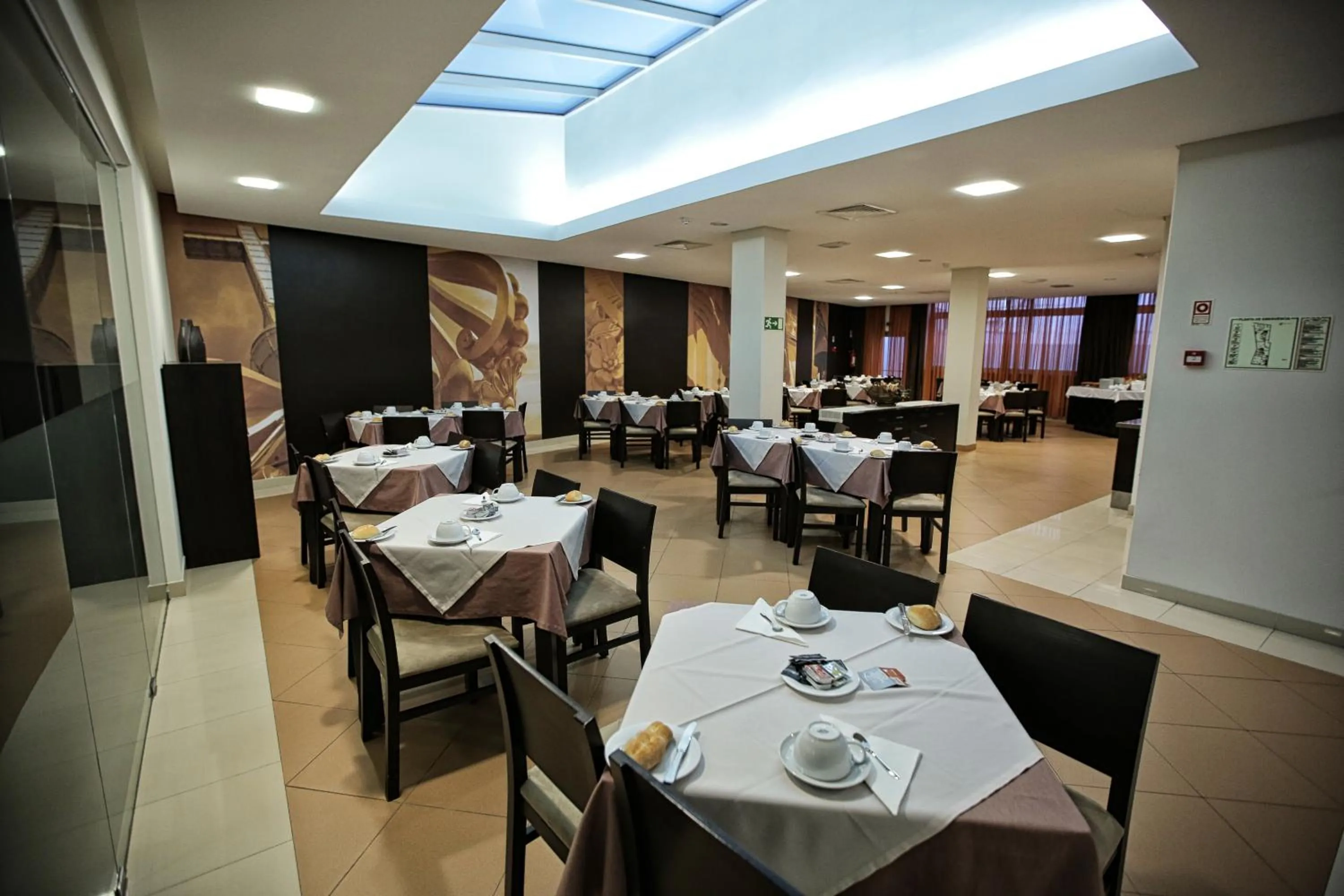 Restaurant/places to eat in Hotel Recinto