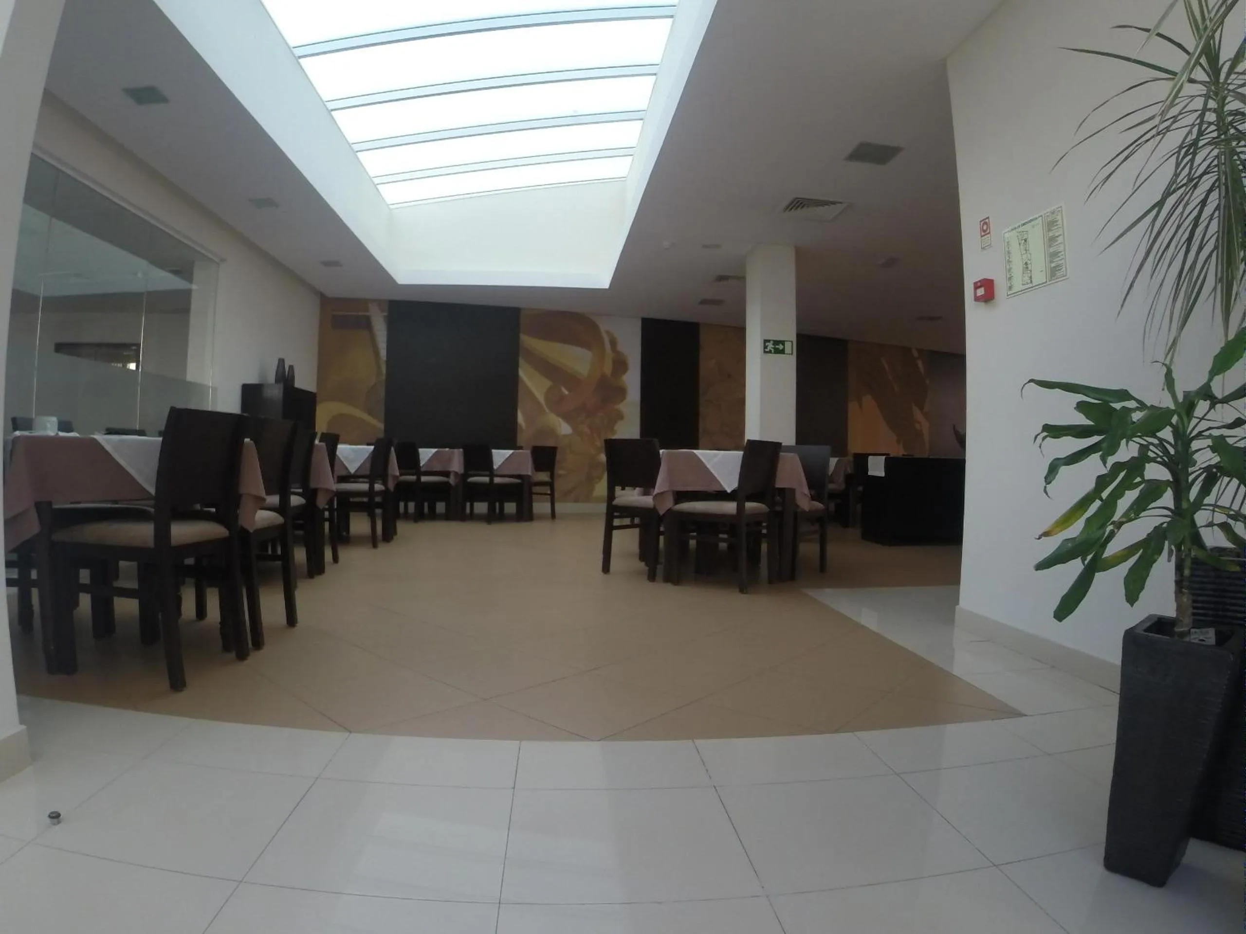 Restaurant/places to eat in Hotel Recinto
