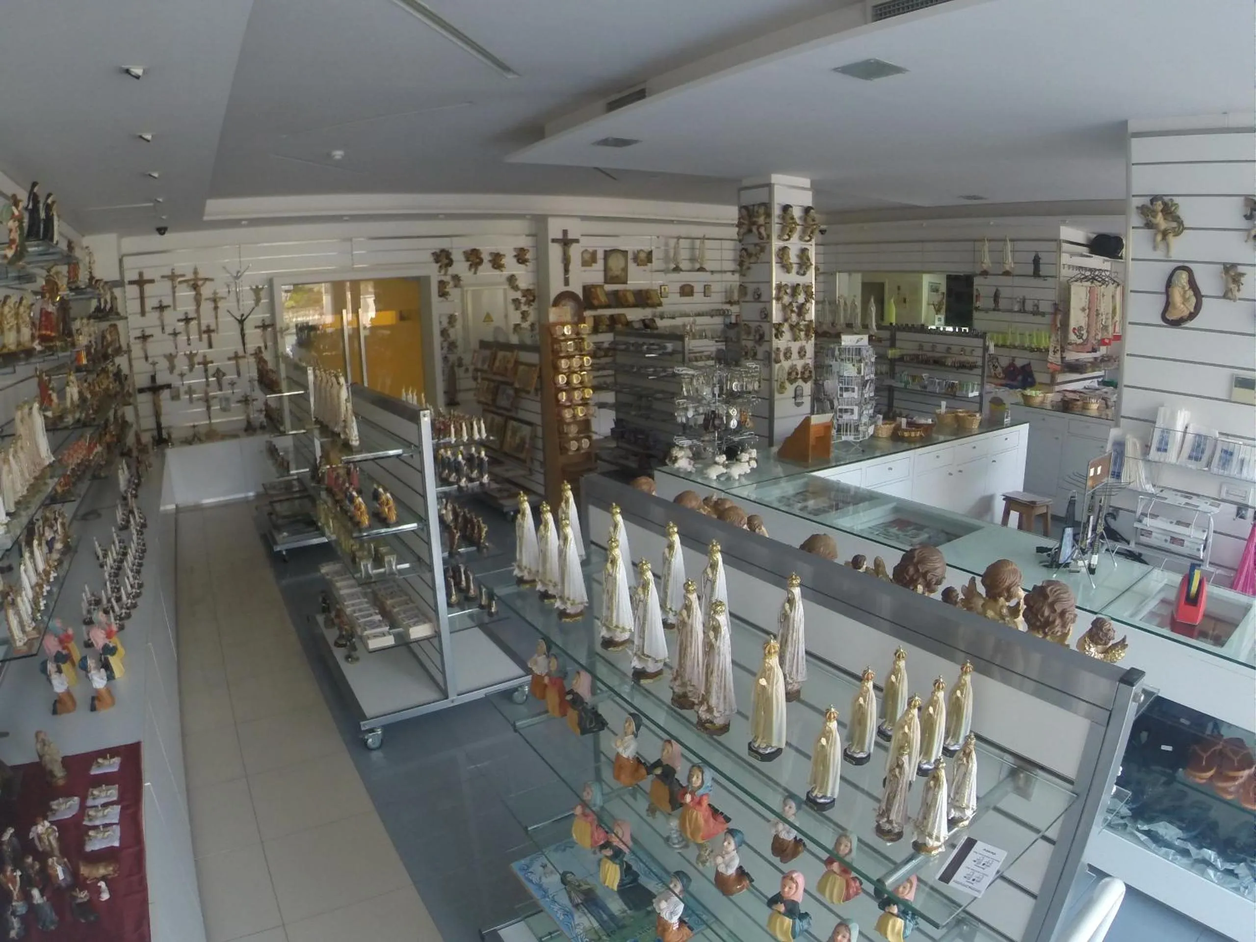 On-site shops in Hotel Recinto