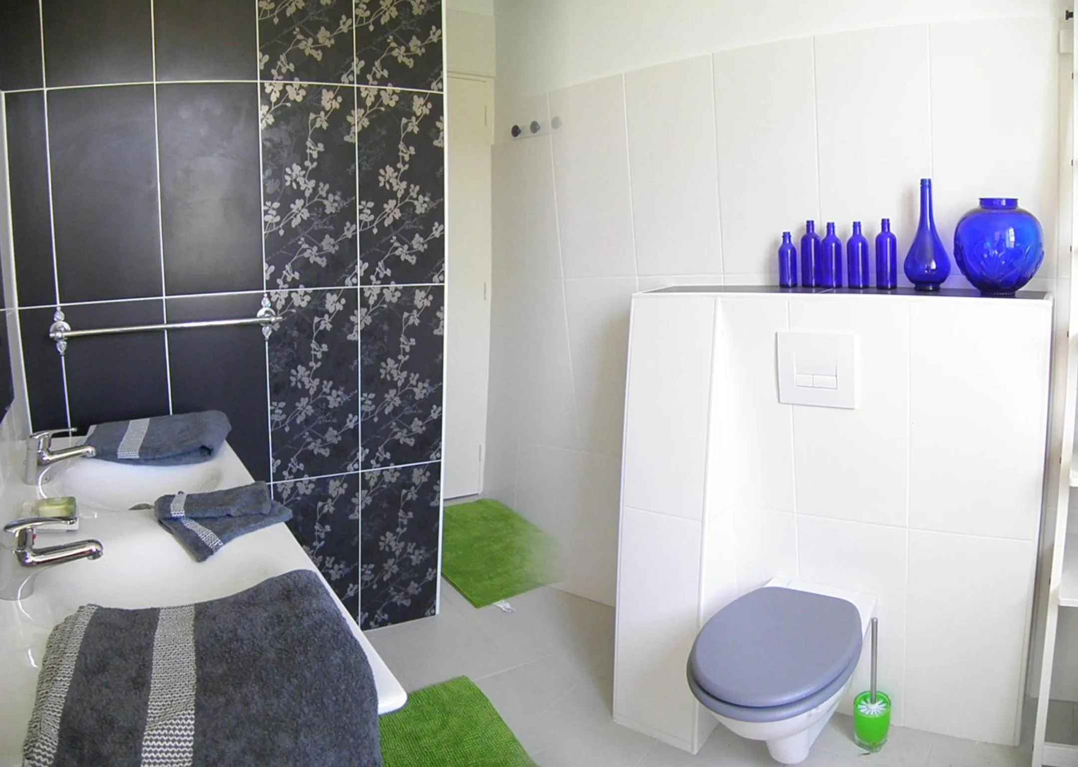 Shower in L'Escalère