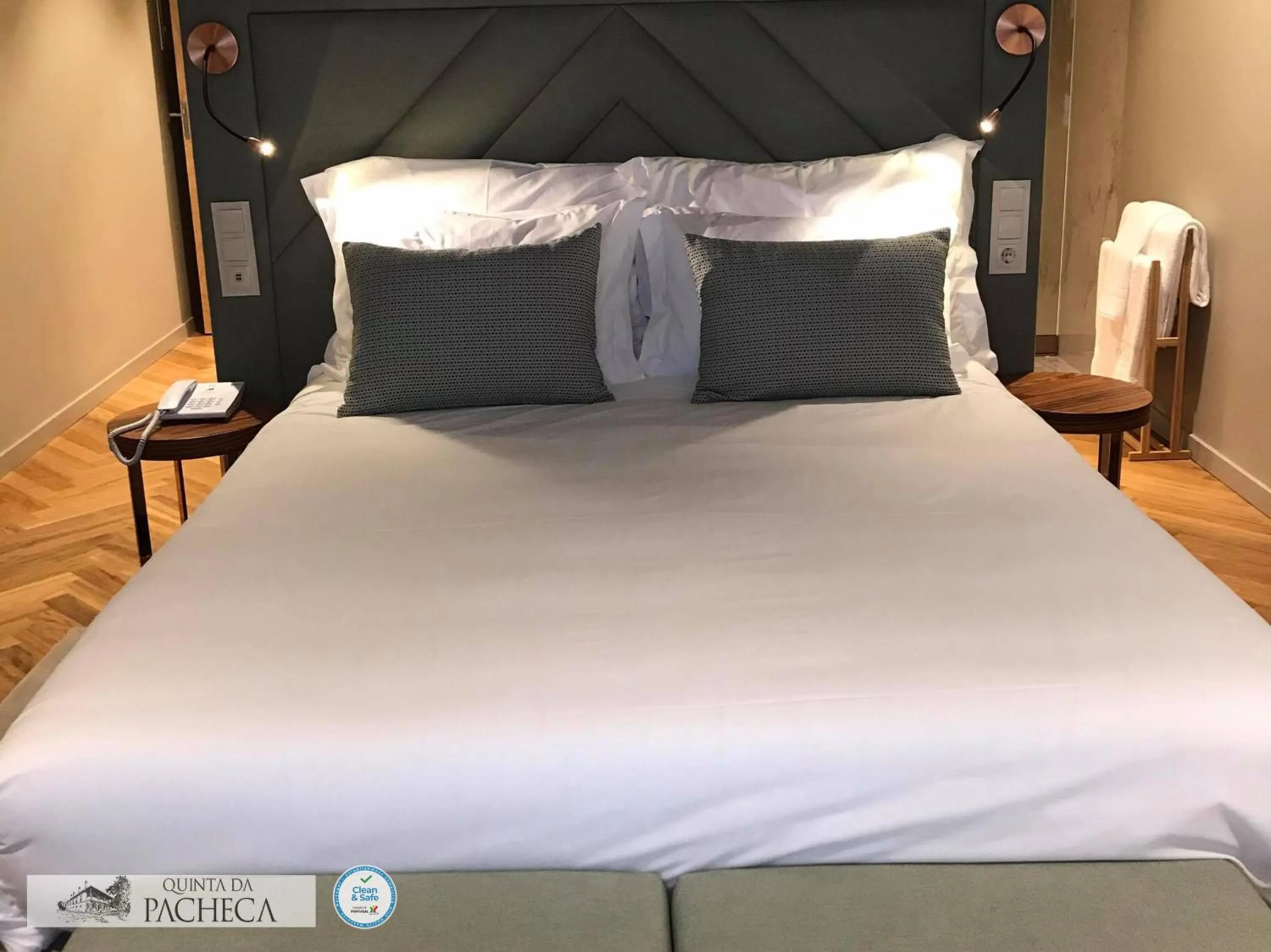 Bedroom, Bed in Pacheca The Wine House Hotel e Spa - Quinta da Pacheca