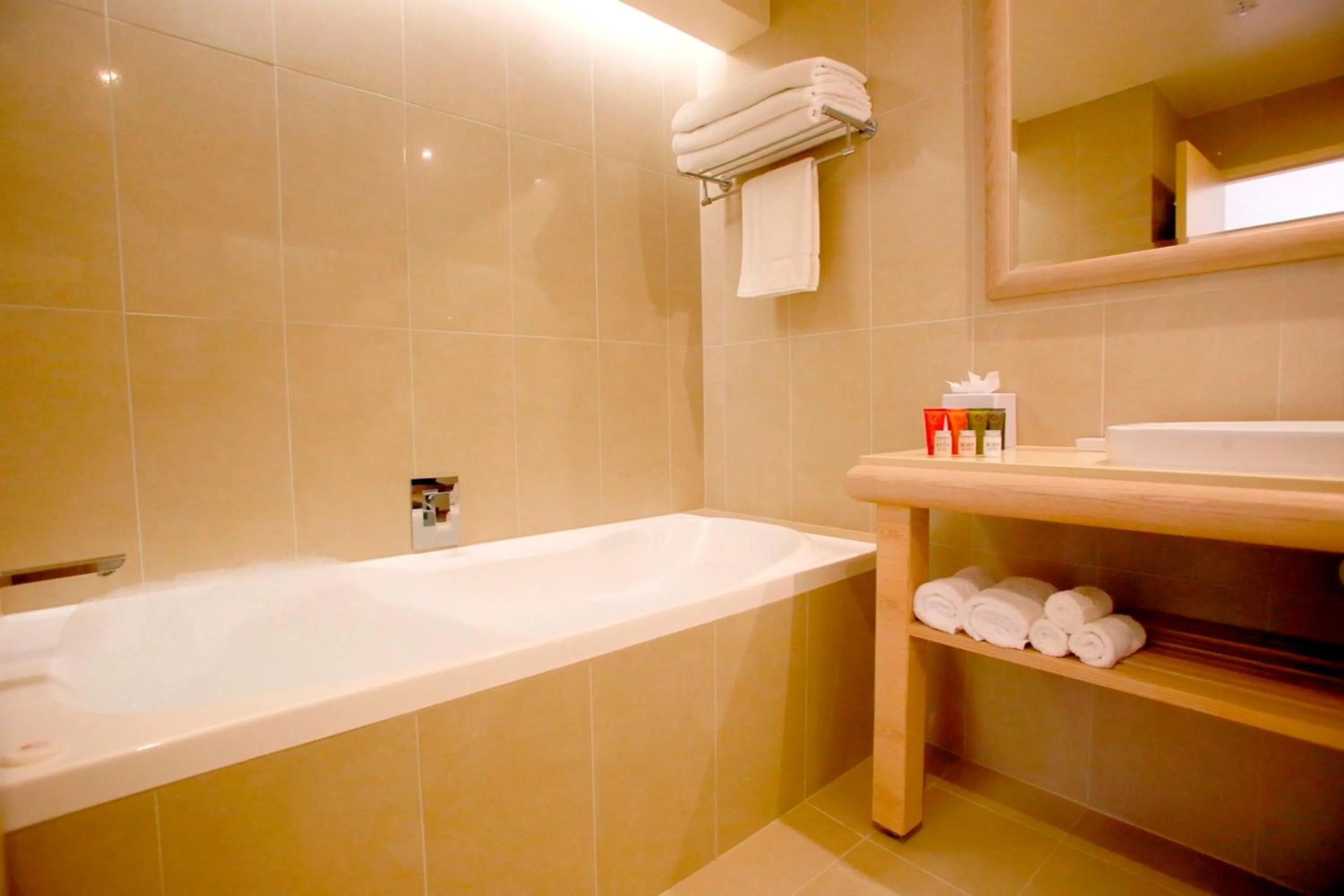 Bathroom in Crowne Plaza Alice Springs Lasseters by IHG