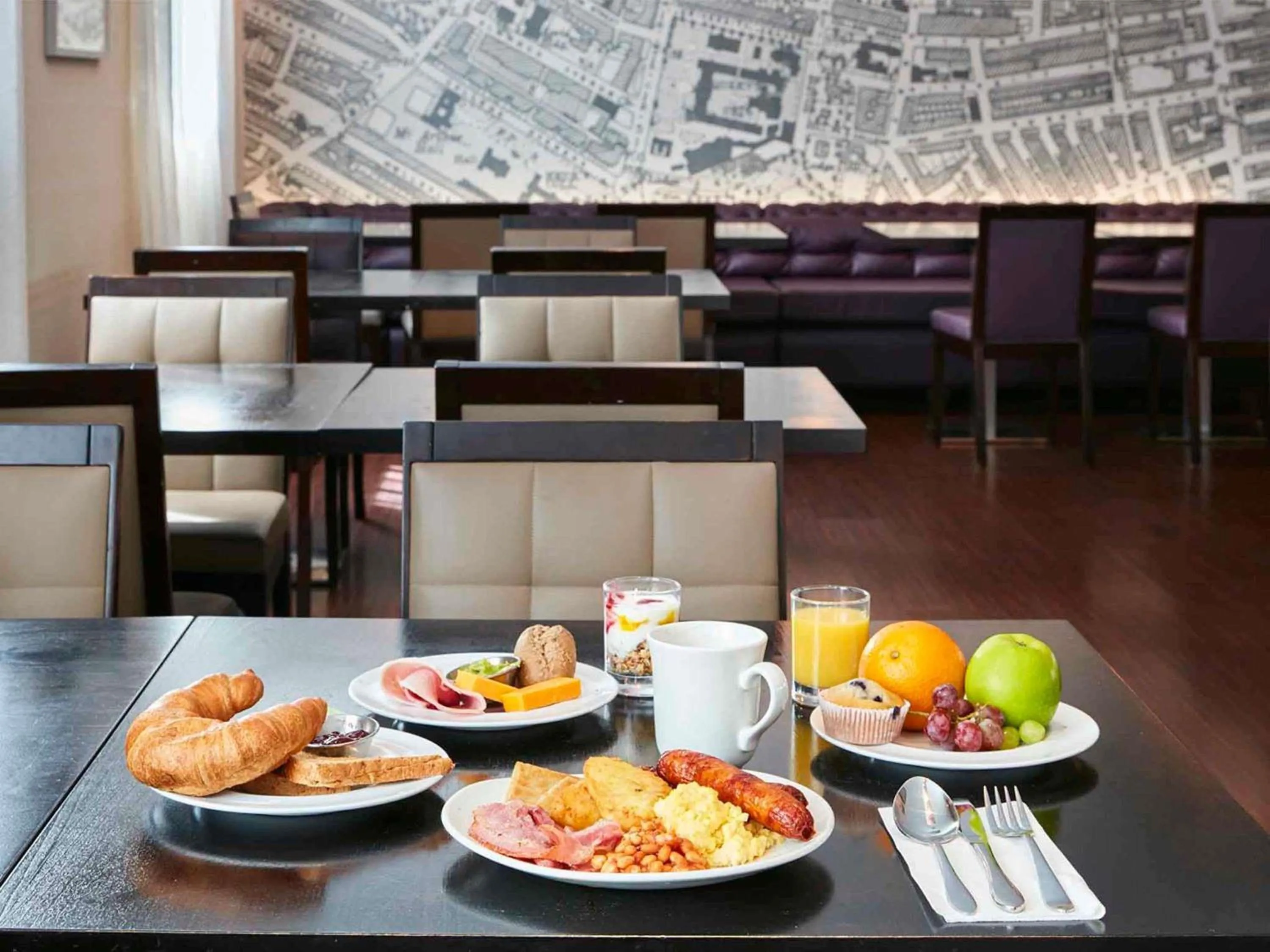 Restaurant/places to eat in ibis Belfast Queens Quarter