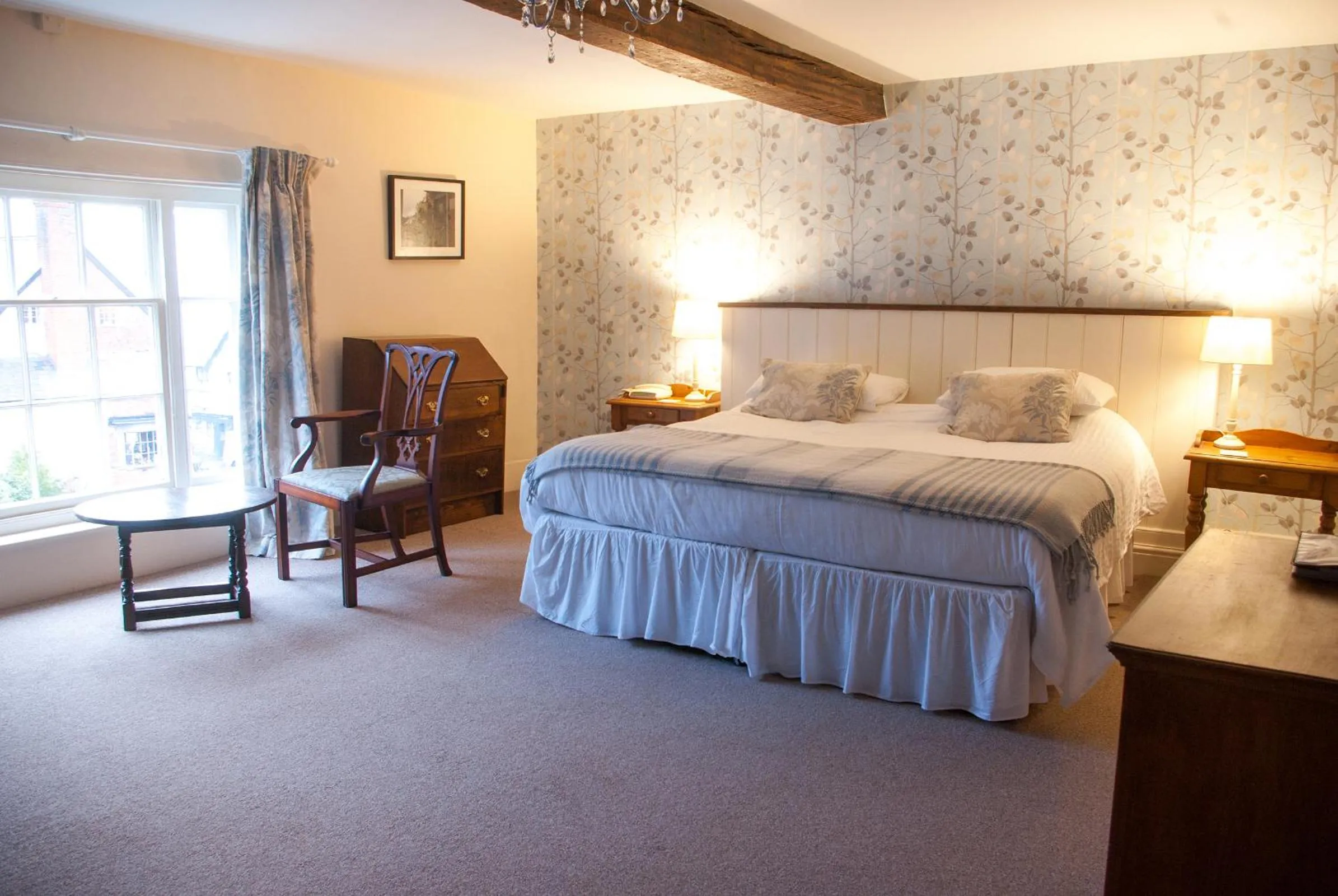 Photo of the whole room, Bed in The Dragon Hotel