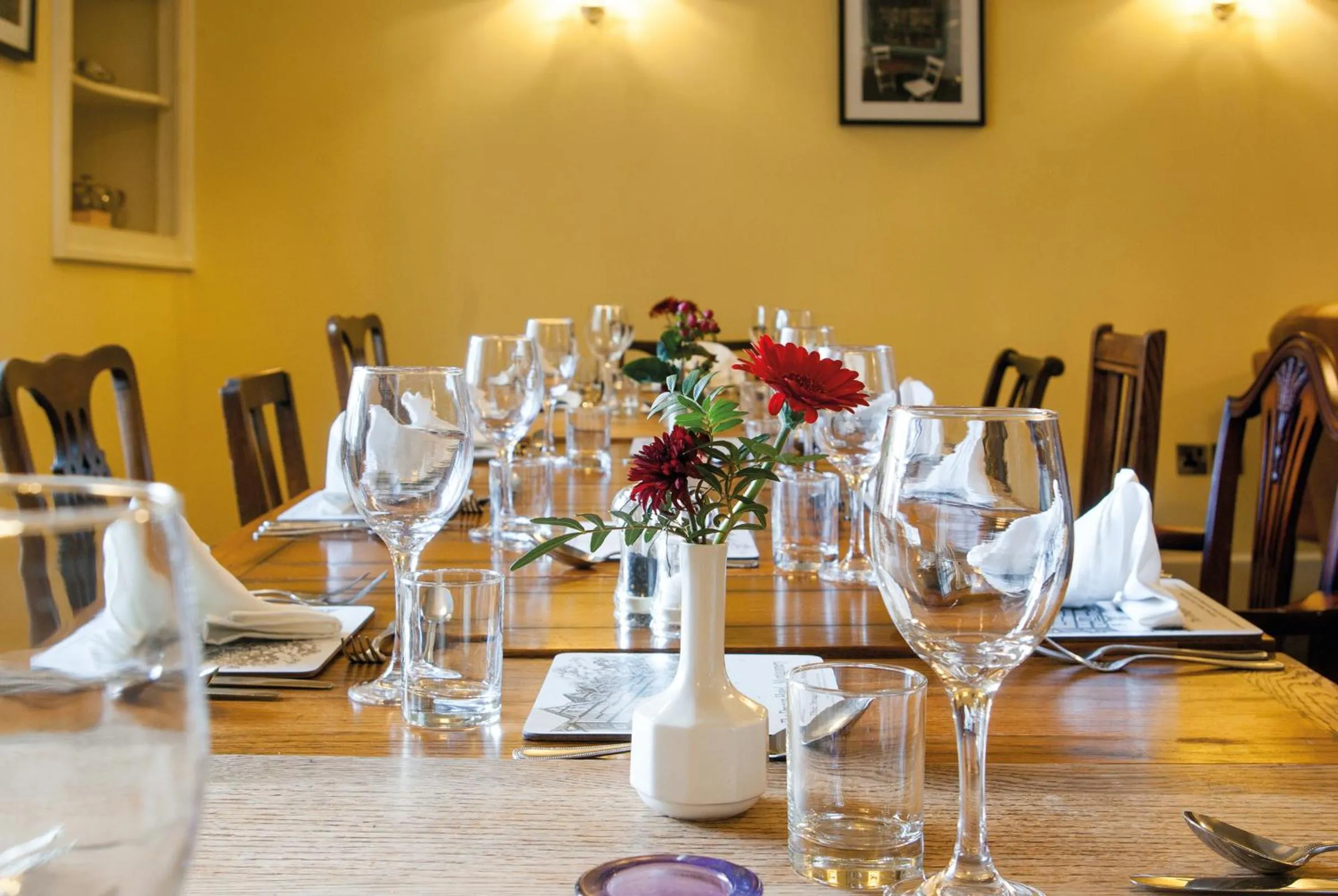 Restaurant/places to eat in The Dragon Hotel