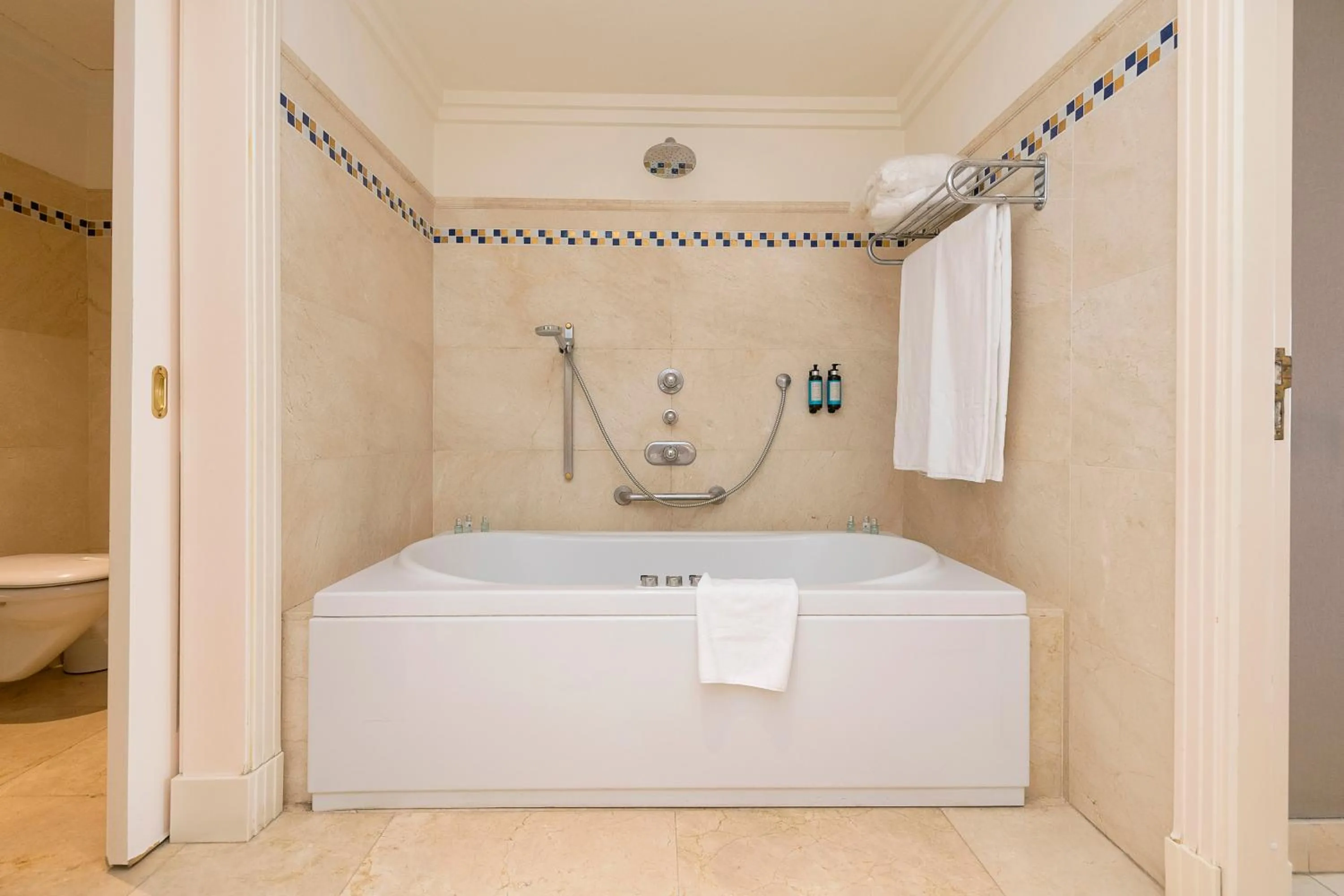 Bathroom in Hotel Playa Victoria