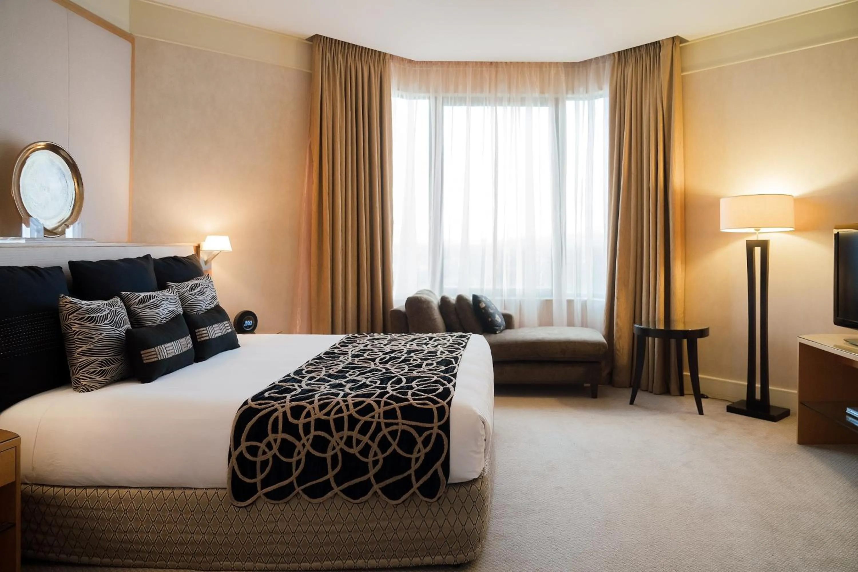 Photo of the whole room, Bed in InterContinental Adelaide by IHG