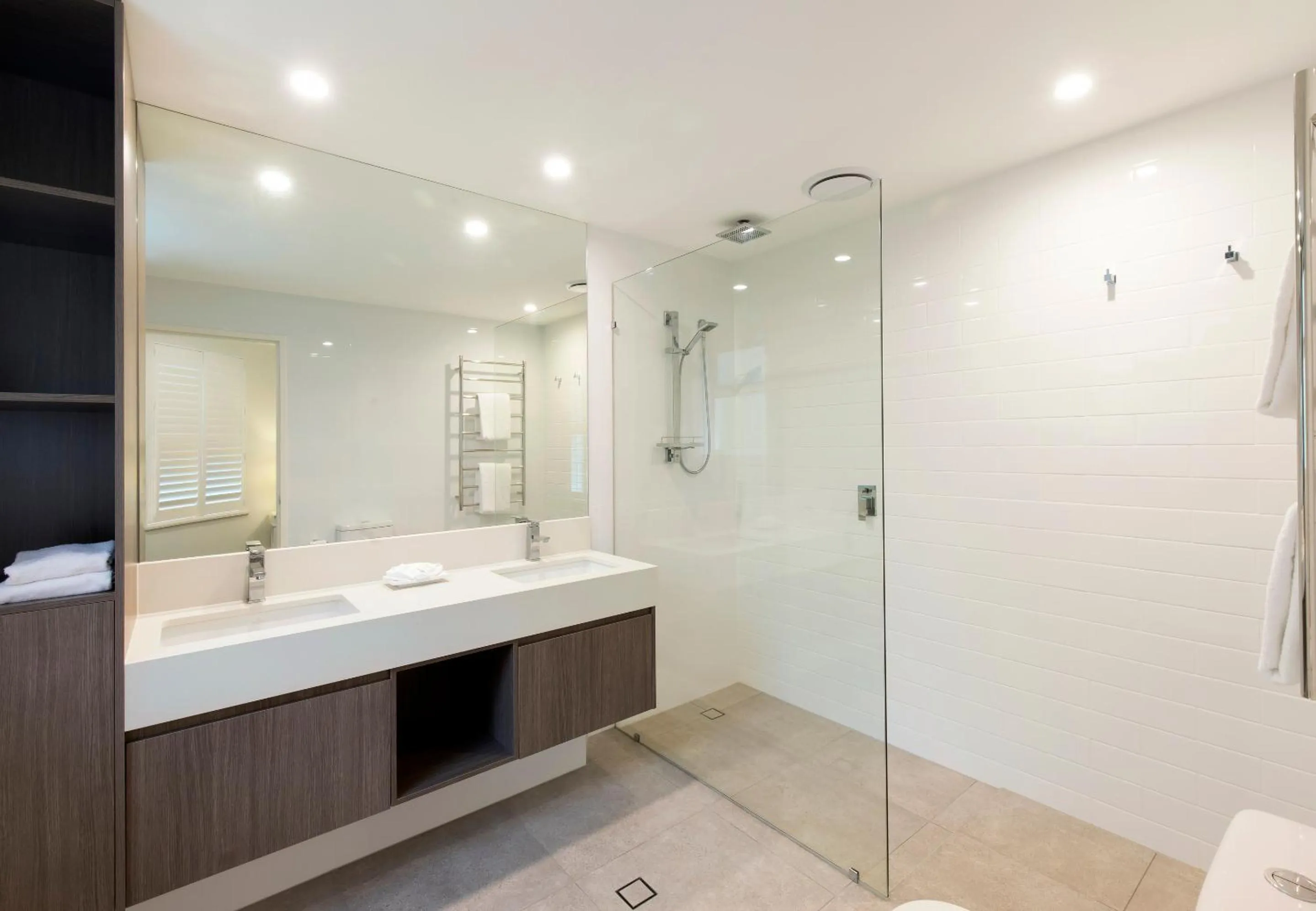 Shower in Emerald Noosa