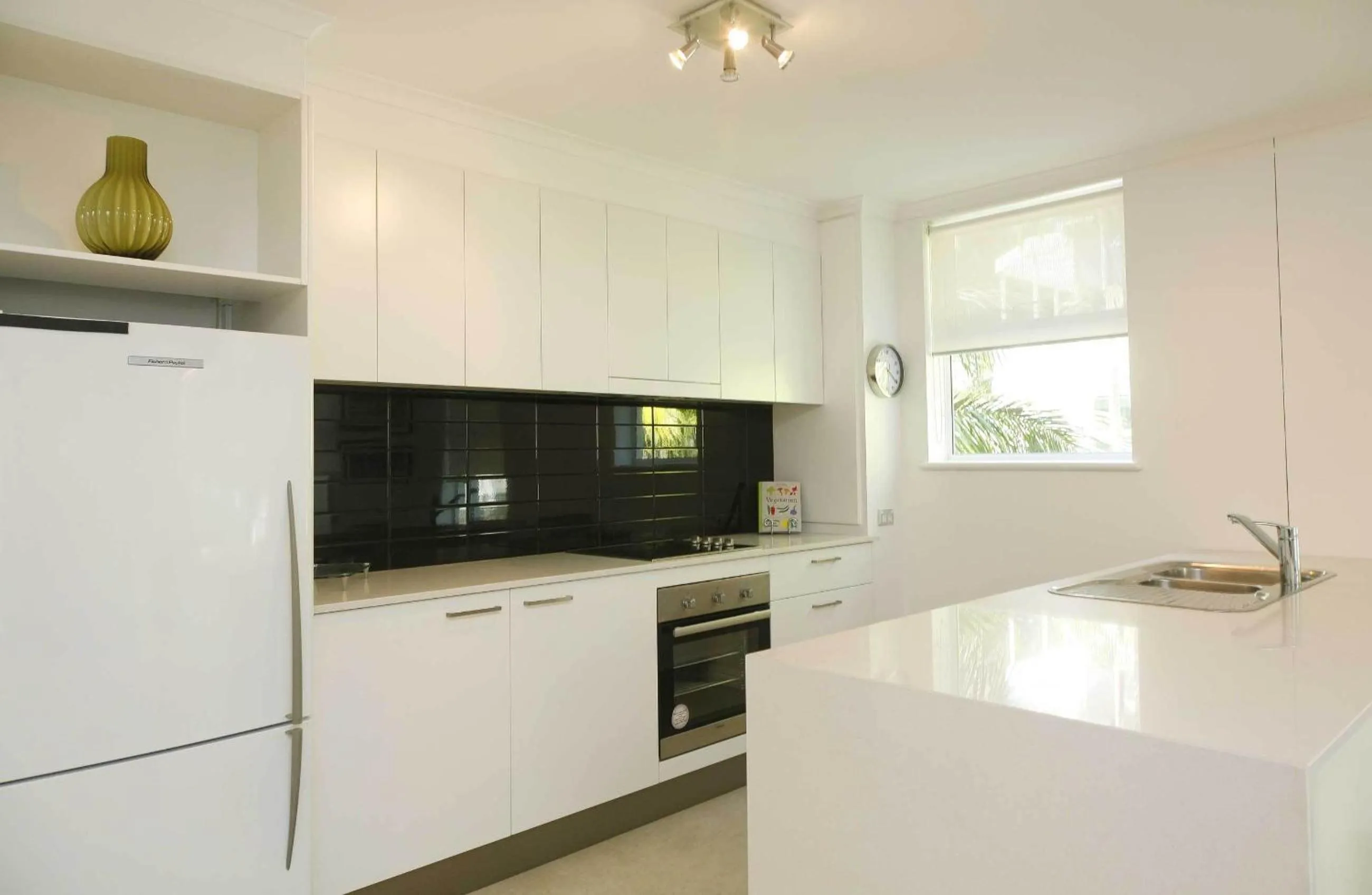 Kitchen or kitchenette in Emerald Noosa