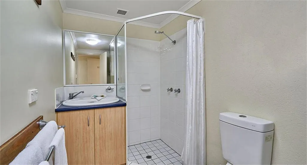 Bathroom in Trinity Beach Club Holiday Apartments