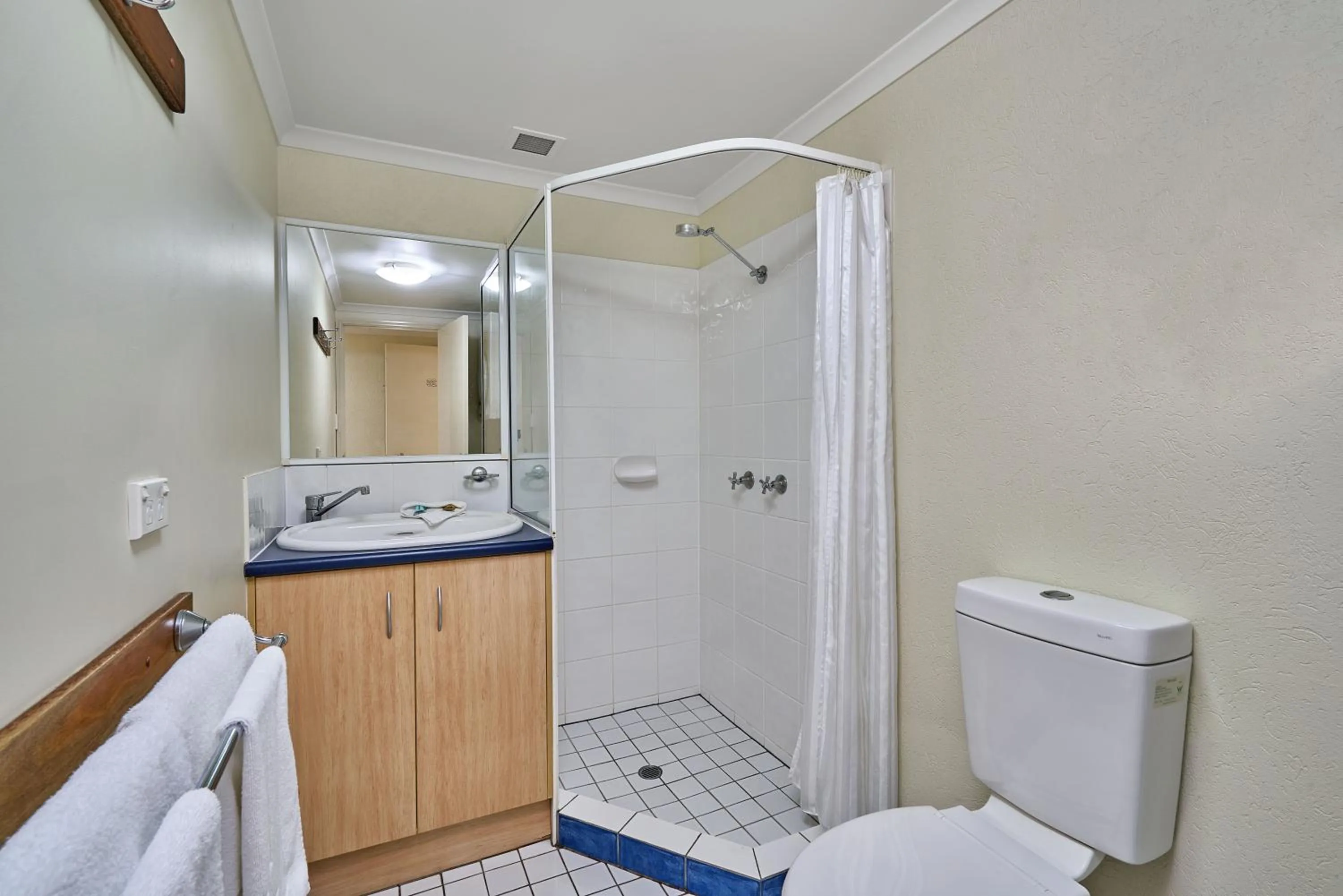 Bathroom in Trinity Beach Club Holiday Apartments