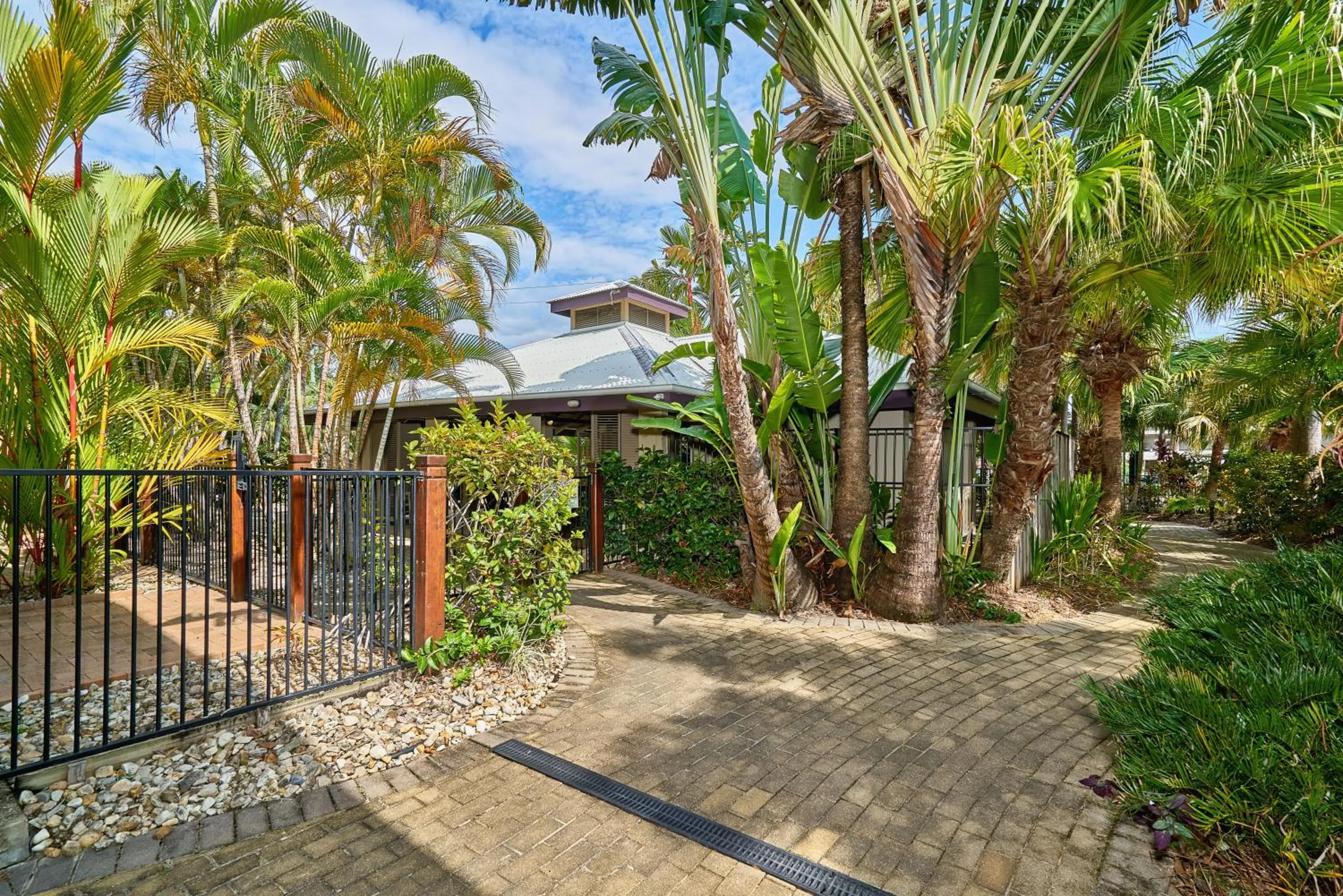 Garden in Trinity Beach Club Holiday Apartments
