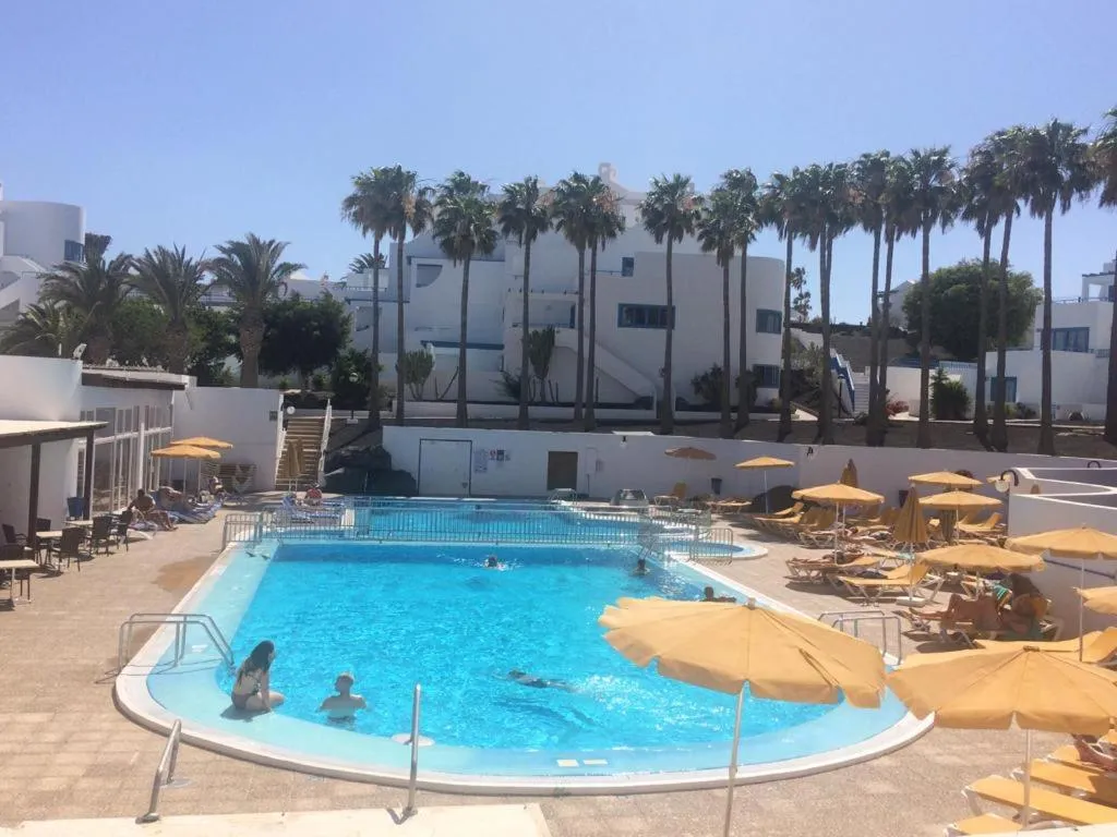 Swimming pool in Apartamentos Club Pocillos