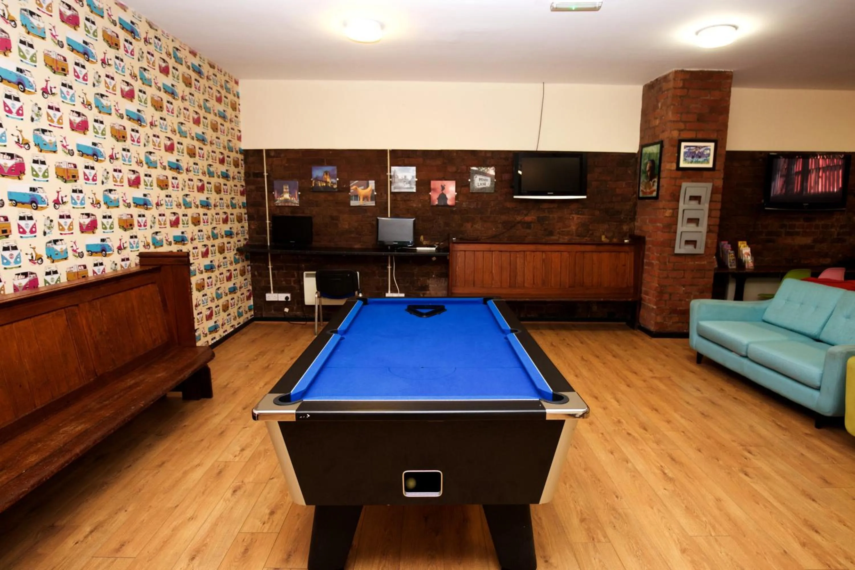 Communal lounge/ TV room in International Inn