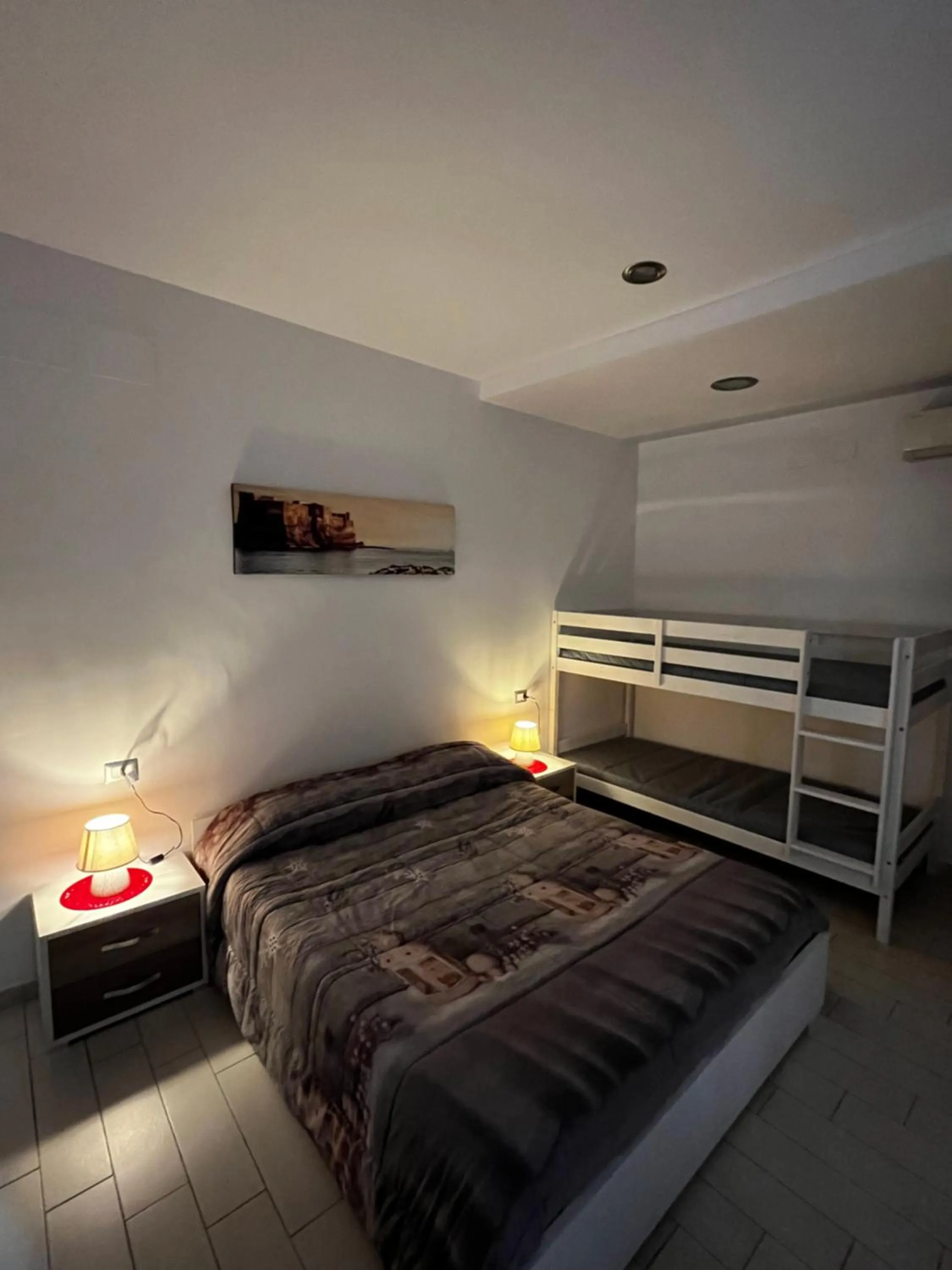 Photo of the whole room, Bed in Family Room