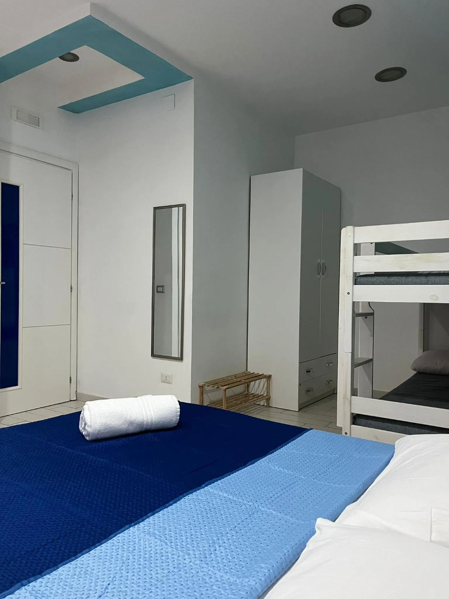 Photo of the whole room, Bed in Family Room