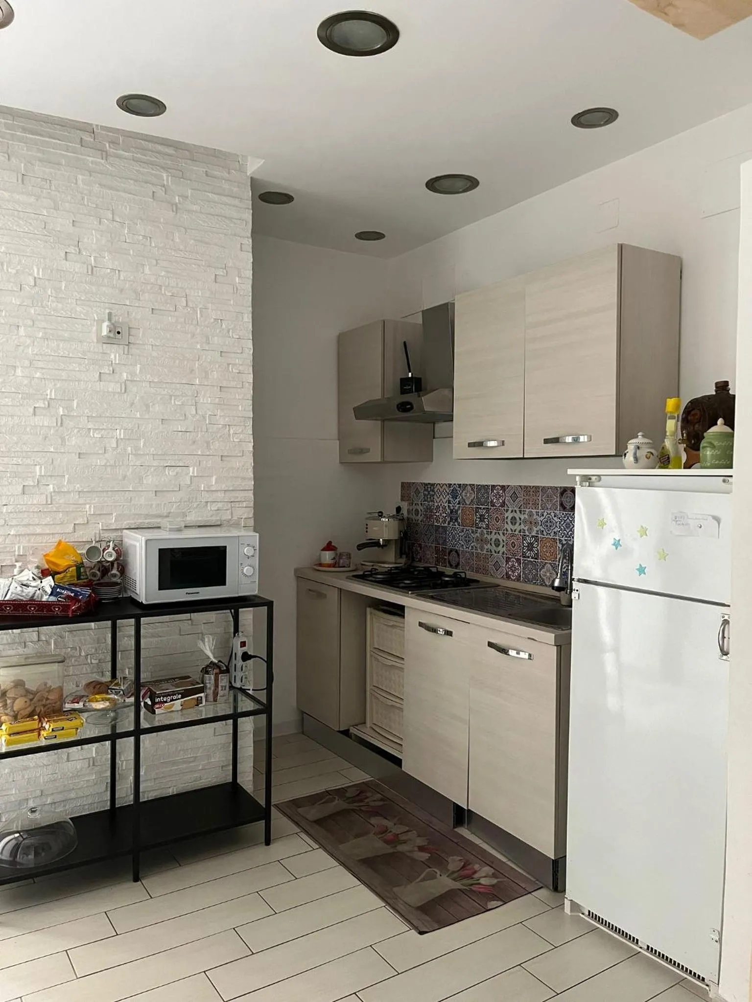 Kitchen or kitchenette in Family Room