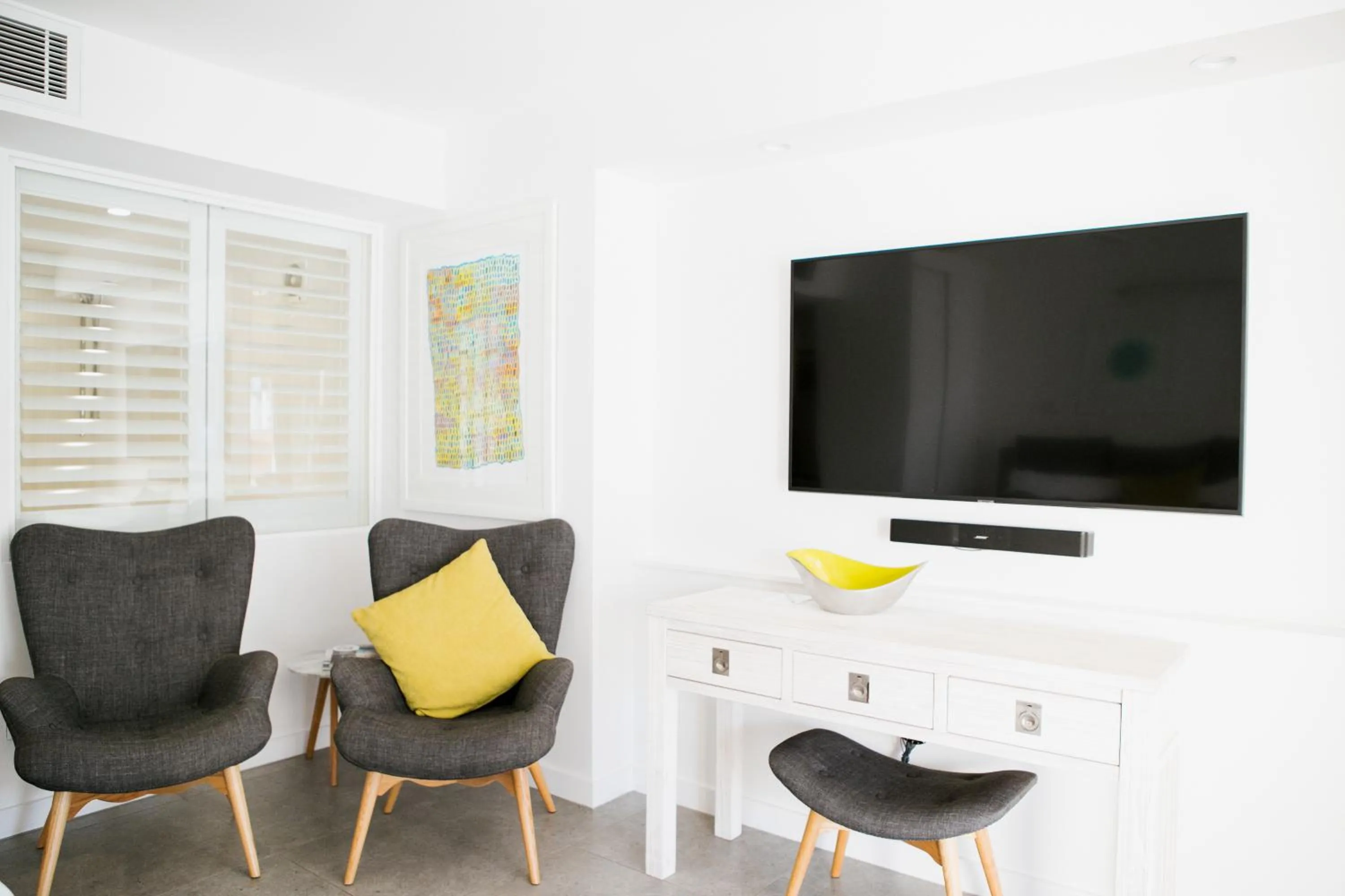 TV and multimedia in Netanya Noosa Beachfront Resort