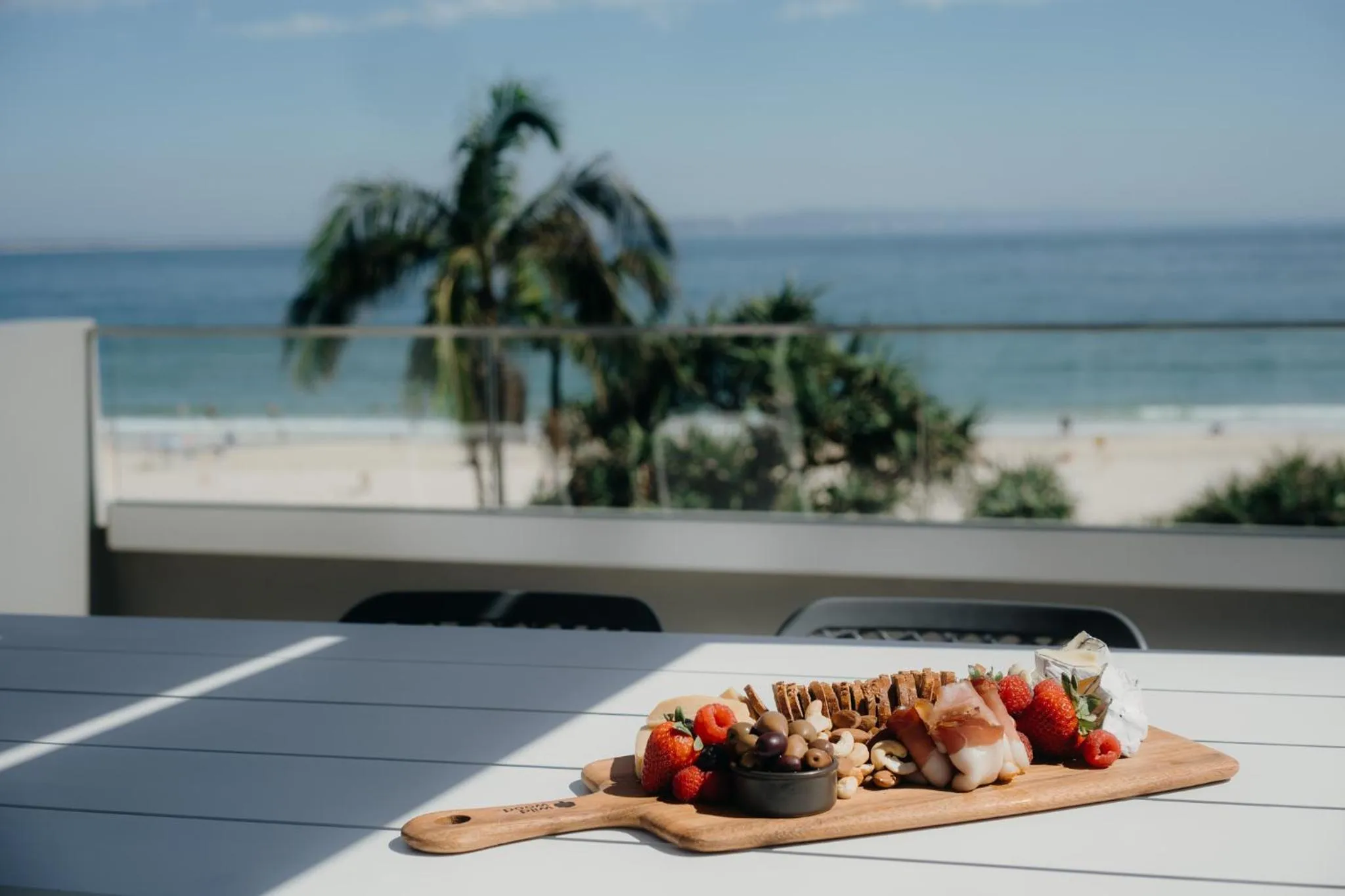 Food and drinks in Netanya Noosa Beachfront Resort