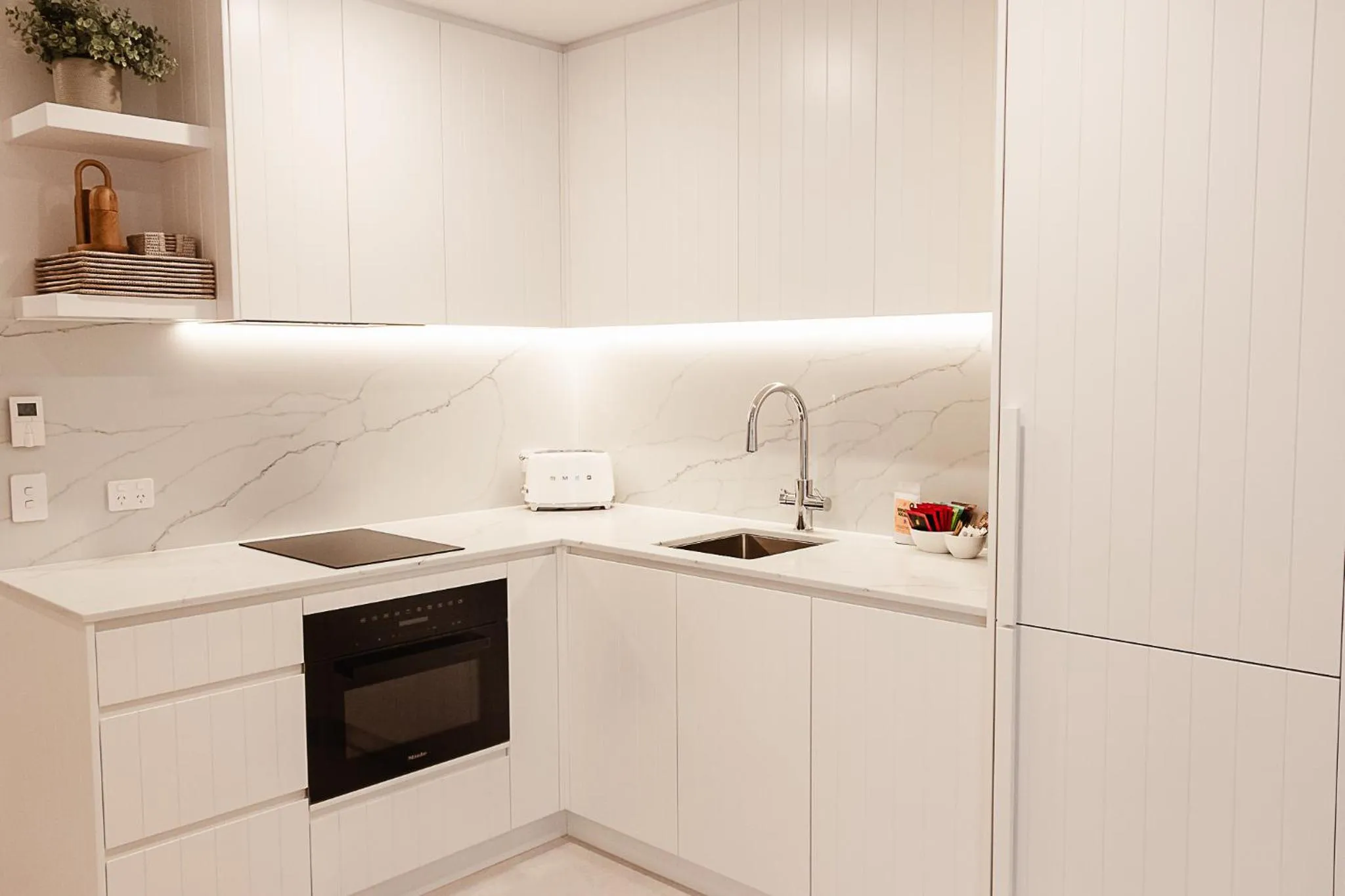 Kitchen or kitchenette in Netanya Noosa Beachfront Resort