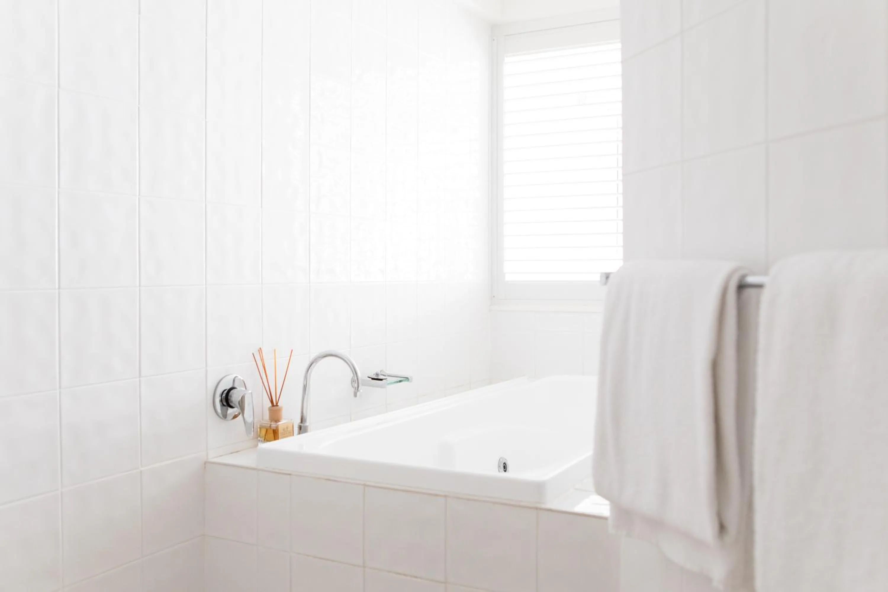 Bath in Netanya Noosa Beachfront Resort