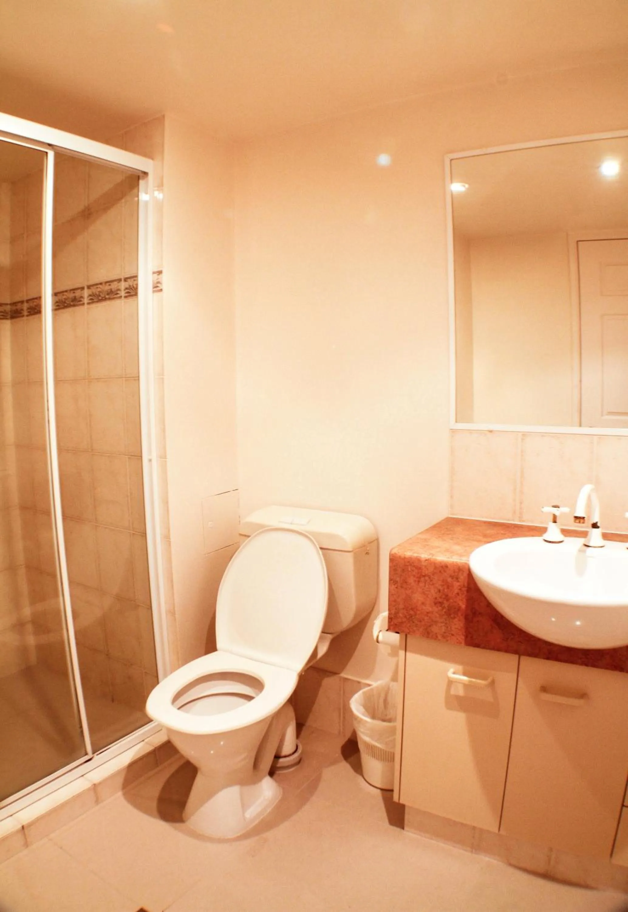 Shower in Surfers Riverside