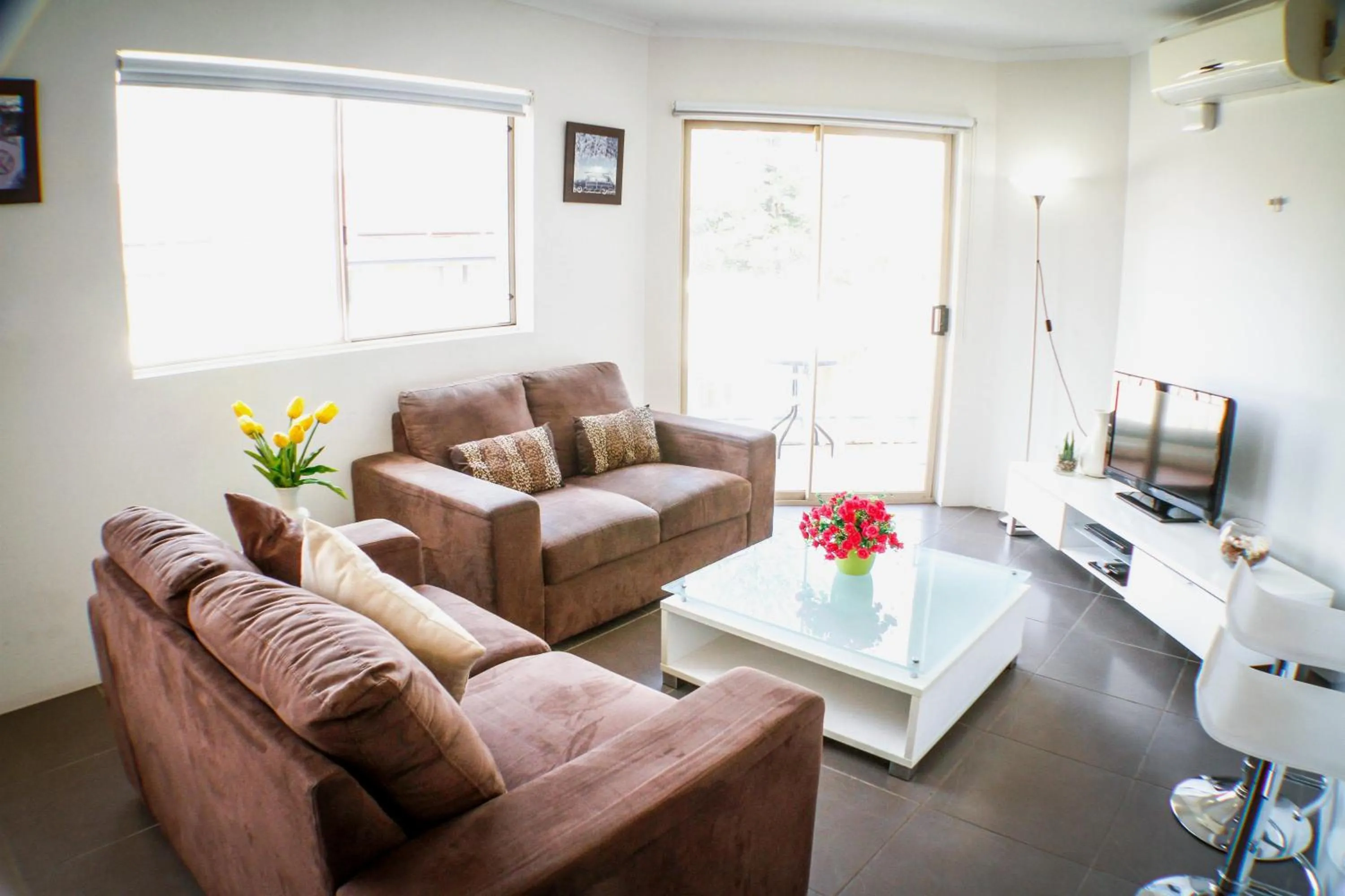 Living room in Surfers Riverside