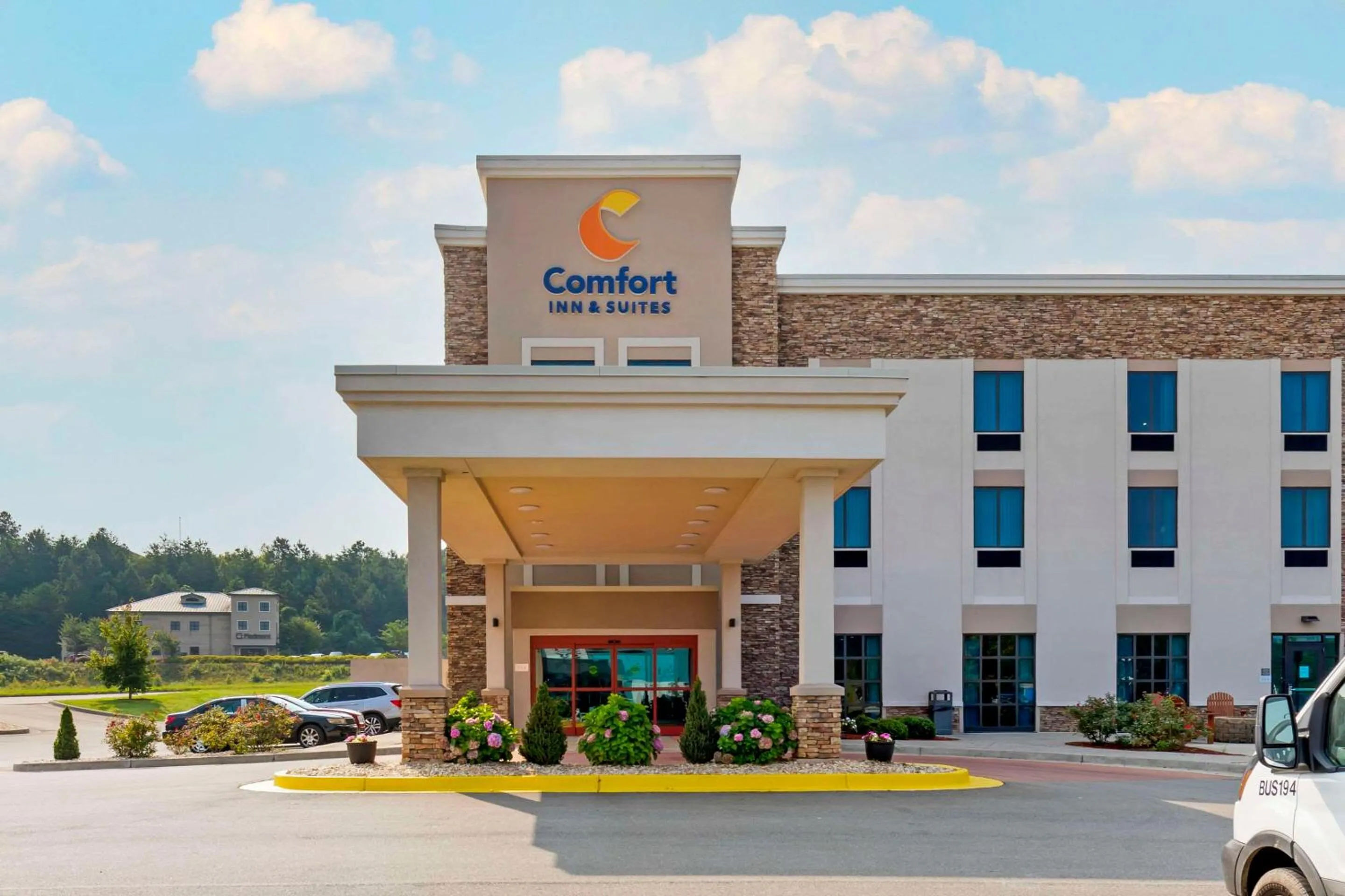Property building in Comfort Inn & Suites East Ellijay