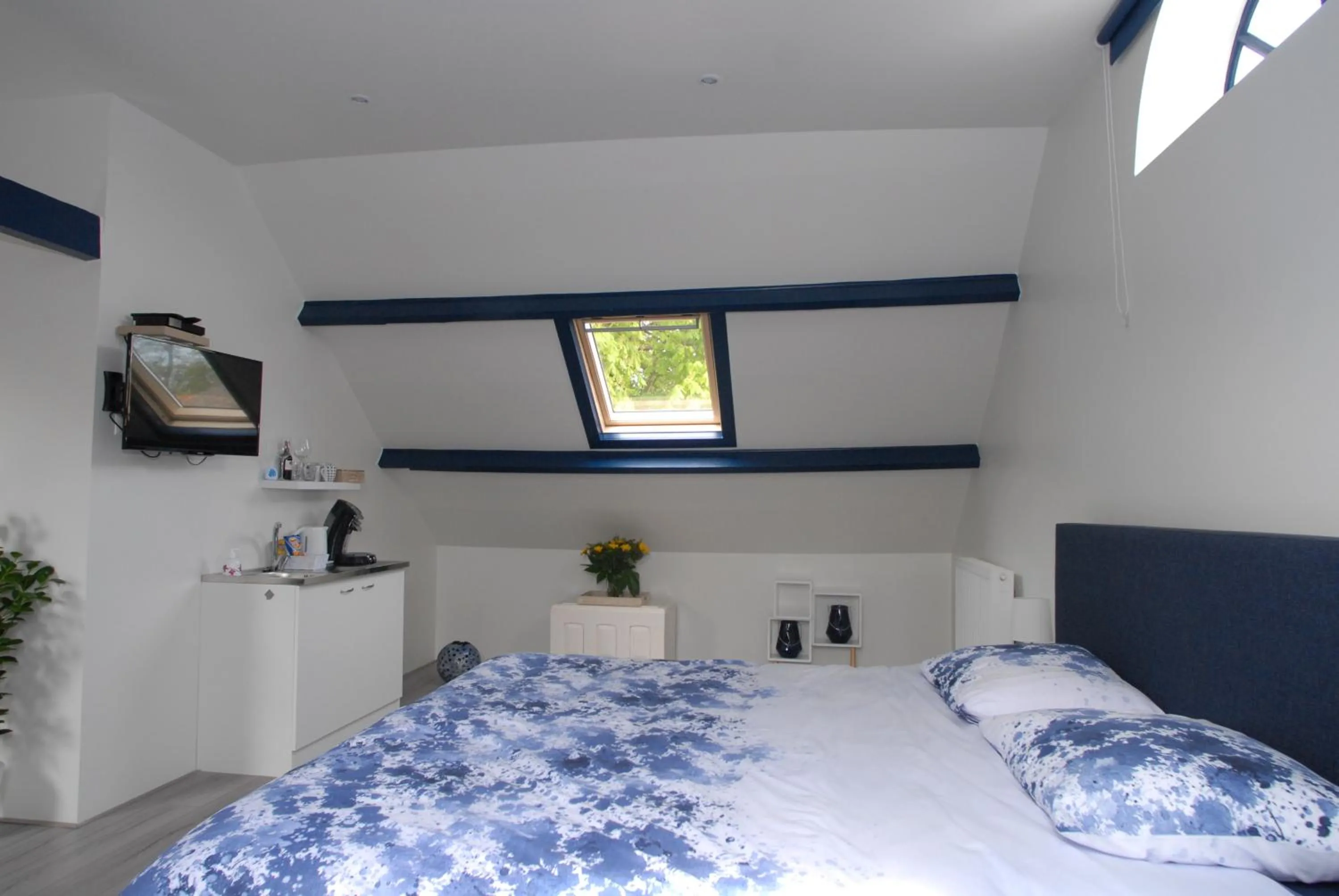 Bed in B&B De Kaagse Boer