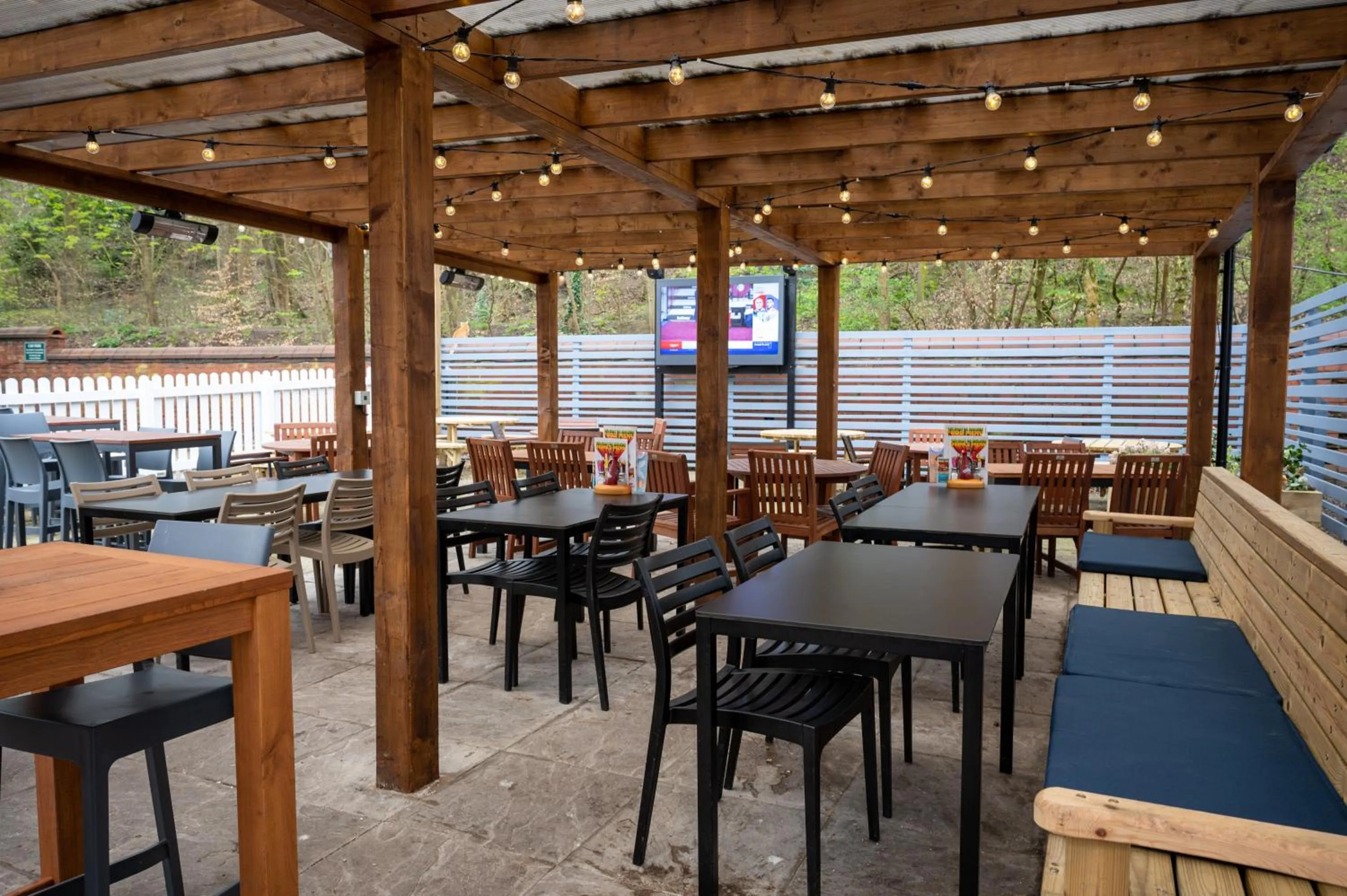 Garden in The Fernhurst by Greene King Inns