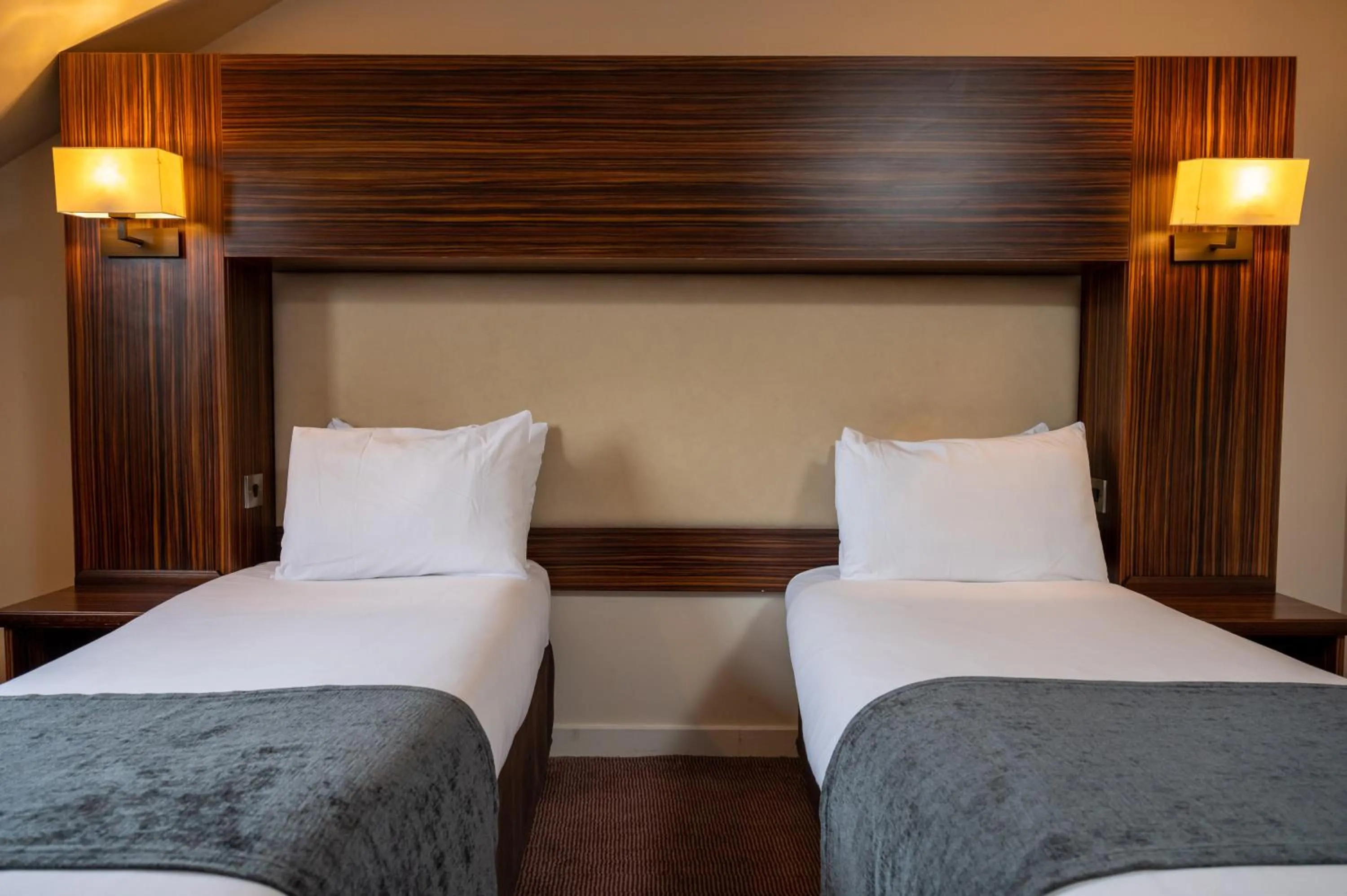 Bedroom, Bed in The Fernhurst by Greene King Inns