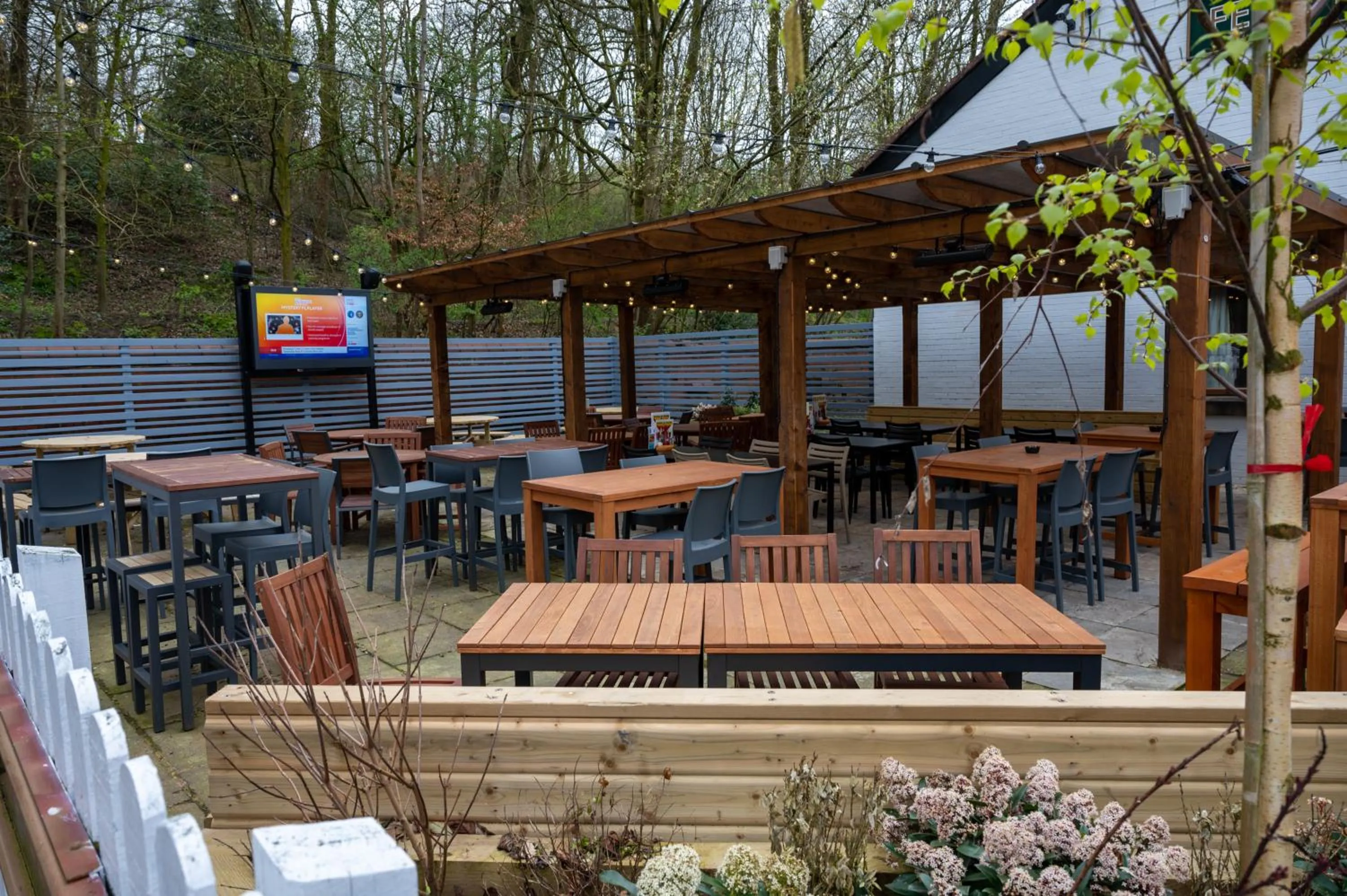 Garden in The Fernhurst by Greene King Inns